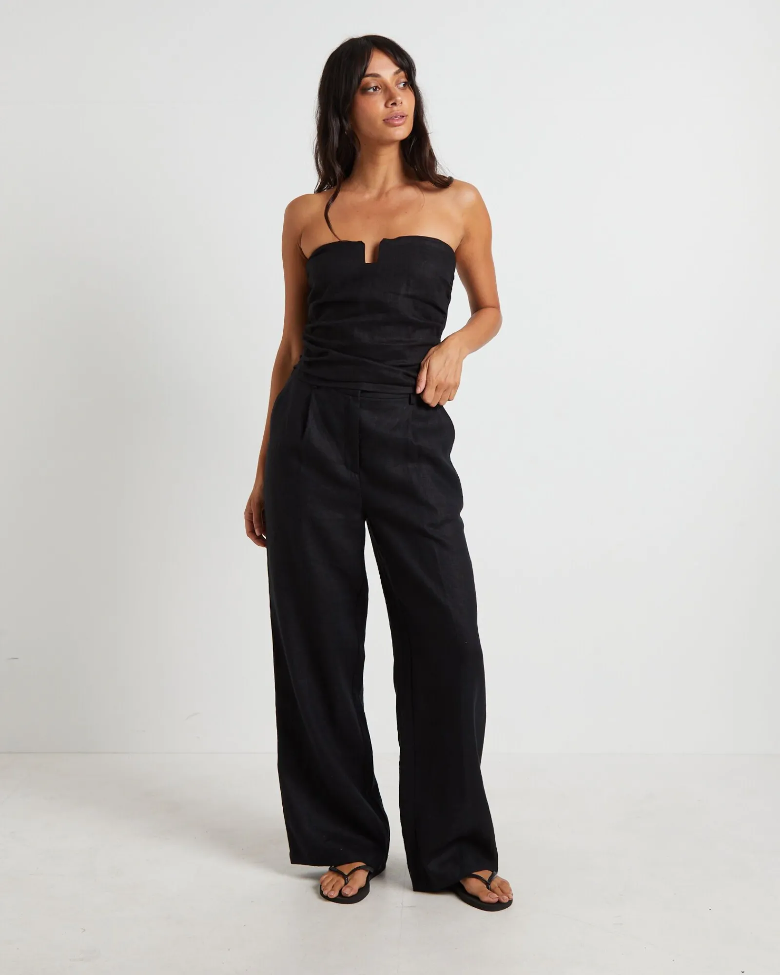 lui_cut_out_linen_bandeau_2-1.webp New SUBTITLED Lui Cut Out Linen Bandeau Top In Black