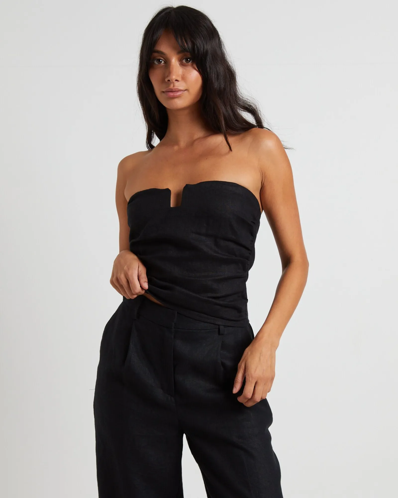 lui_cut_out_linen_bandeau_4-1.webp New SUBTITLED Lui Cut Out Linen Bandeau Top In Black