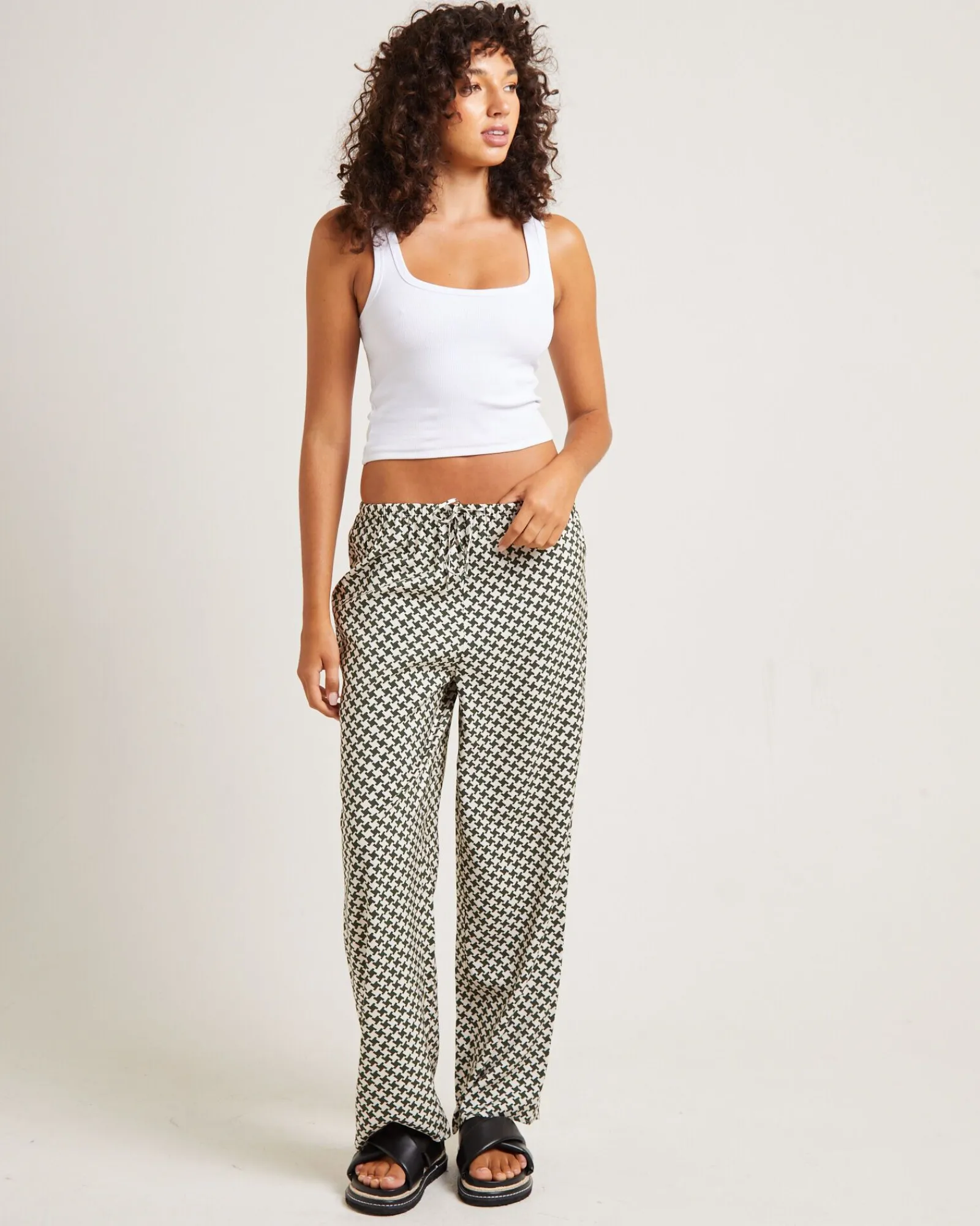 minnie_crepe_pants_olive_1.webp Outlet SUBTITLED Minnie Crepe Pants Olive