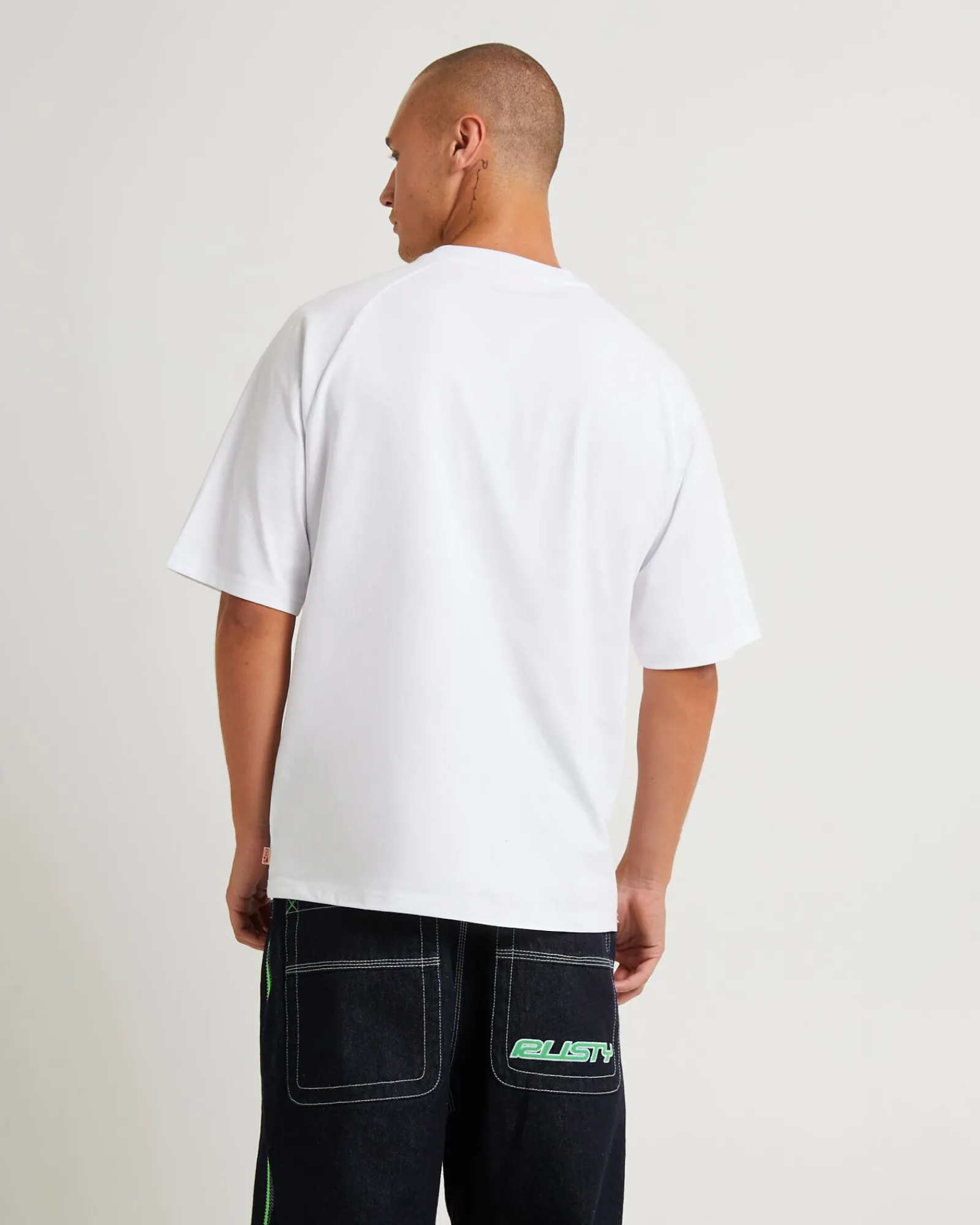 morpheus_short_sleeve_rag_1.webp Shop RUSTY Morpheus Short Sleeve Raglan T-Shirt White