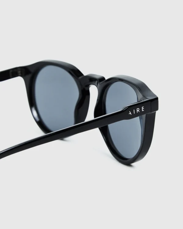 Store AIRE Nucleus V2 Polarised Sunglasses Black Smoke Mono