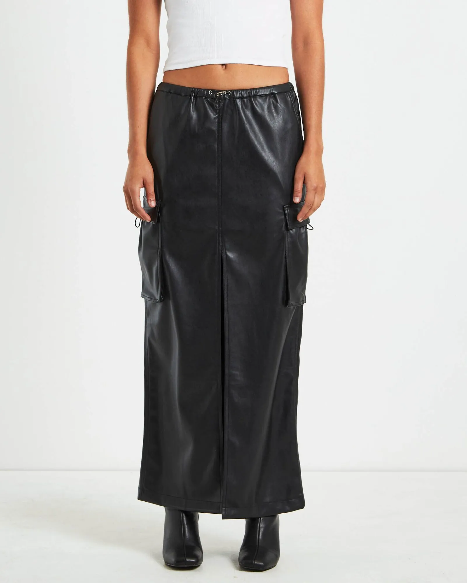 phoebe_leather_look_cargo_0.webp Fashion ALICE IN THE EVE Phoebe Leather Look Cargo Skirt Black