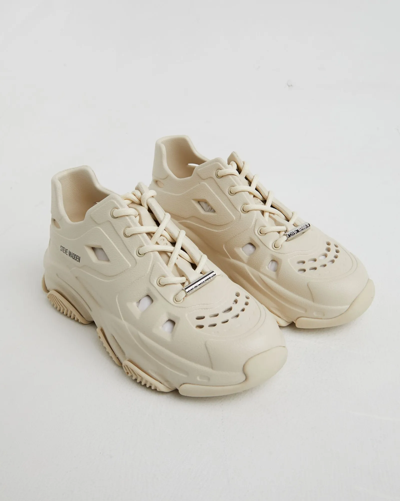 possessive_sneakers_in_bo_0.webp Flash Sale STEVE MADDEN Possessive Sneakers In Bone
