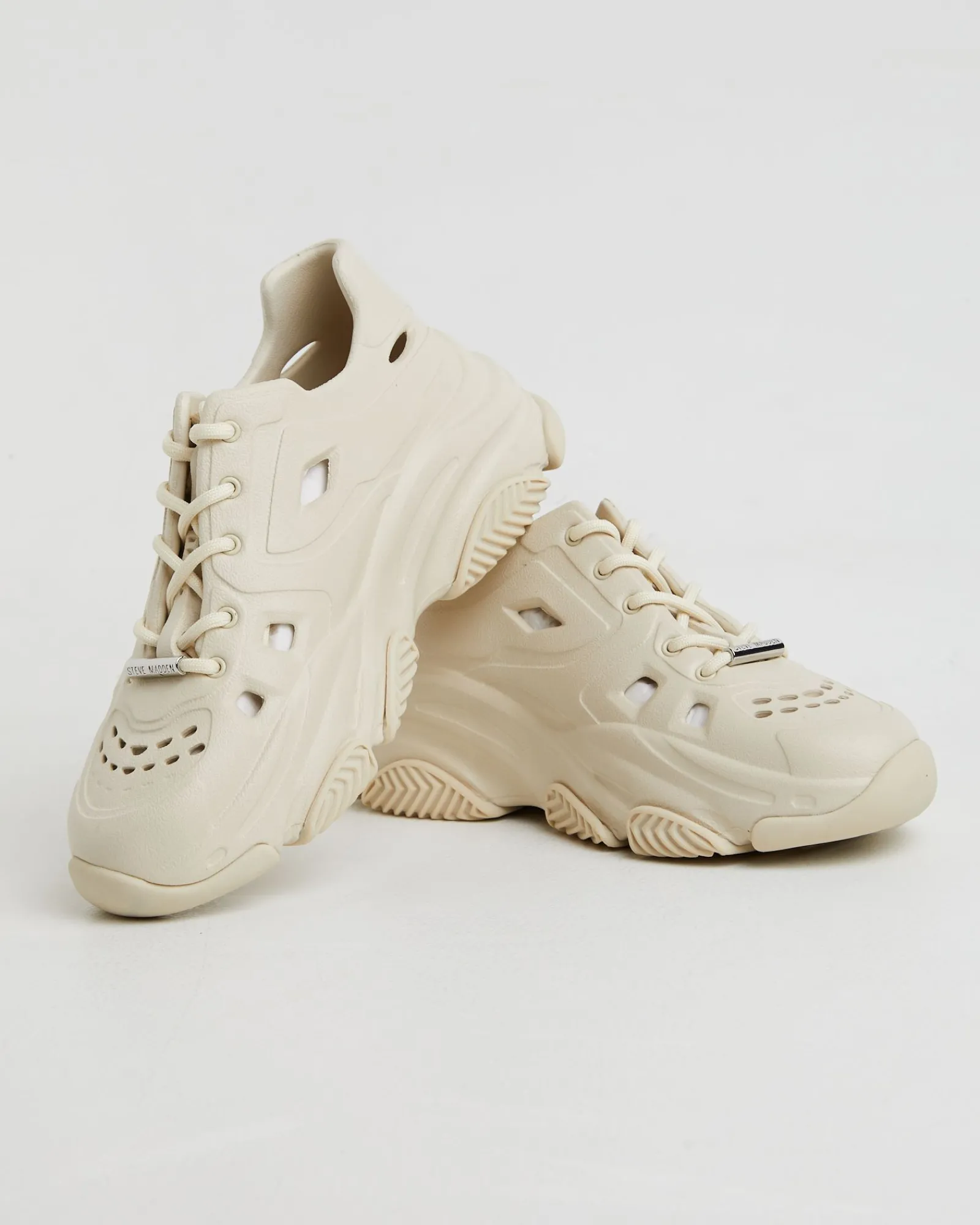 possessive_sneakers_in_bo_2.webp Flash Sale STEVE MADDEN Possessive Sneakers In Bone