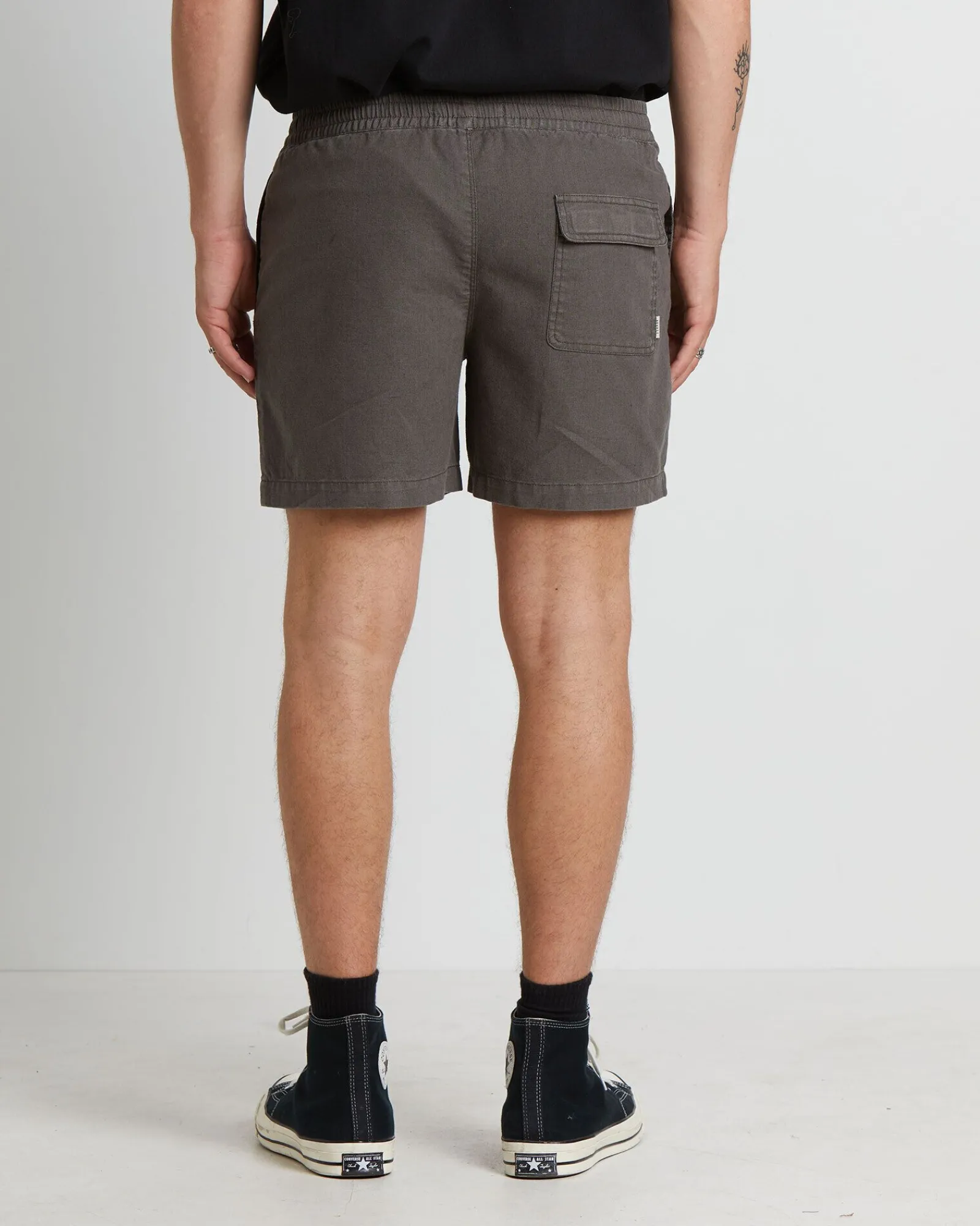 puglia_linen_shorts_in_mu_1.webp Store ARVUST Puglia Linen Shorts In Muted Olive Green