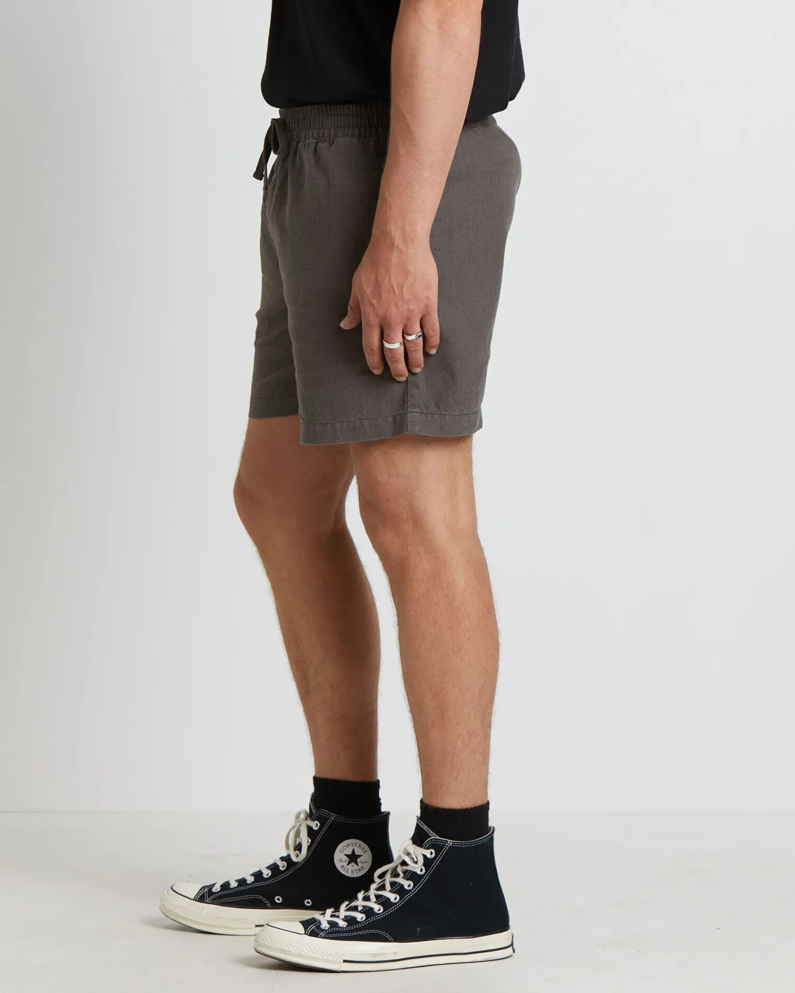 puglia_linen_shorts_in_mu_3.webp Store ARVUST Puglia Linen Shorts In Muted Olive Green
