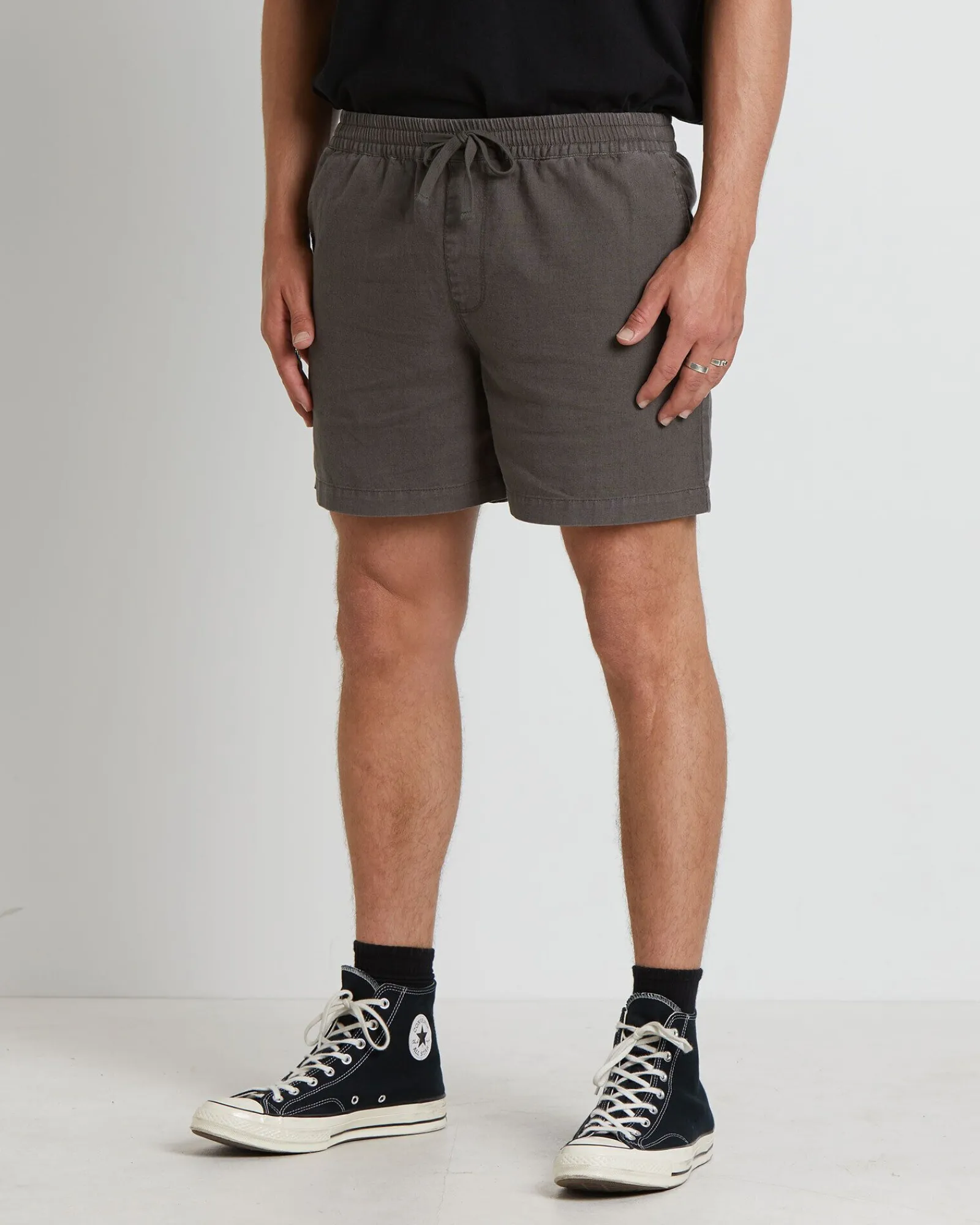 puglia_linen_shorts_in_mu_4.webp Store ARVUST Puglia Linen Shorts In Muted Olive Green