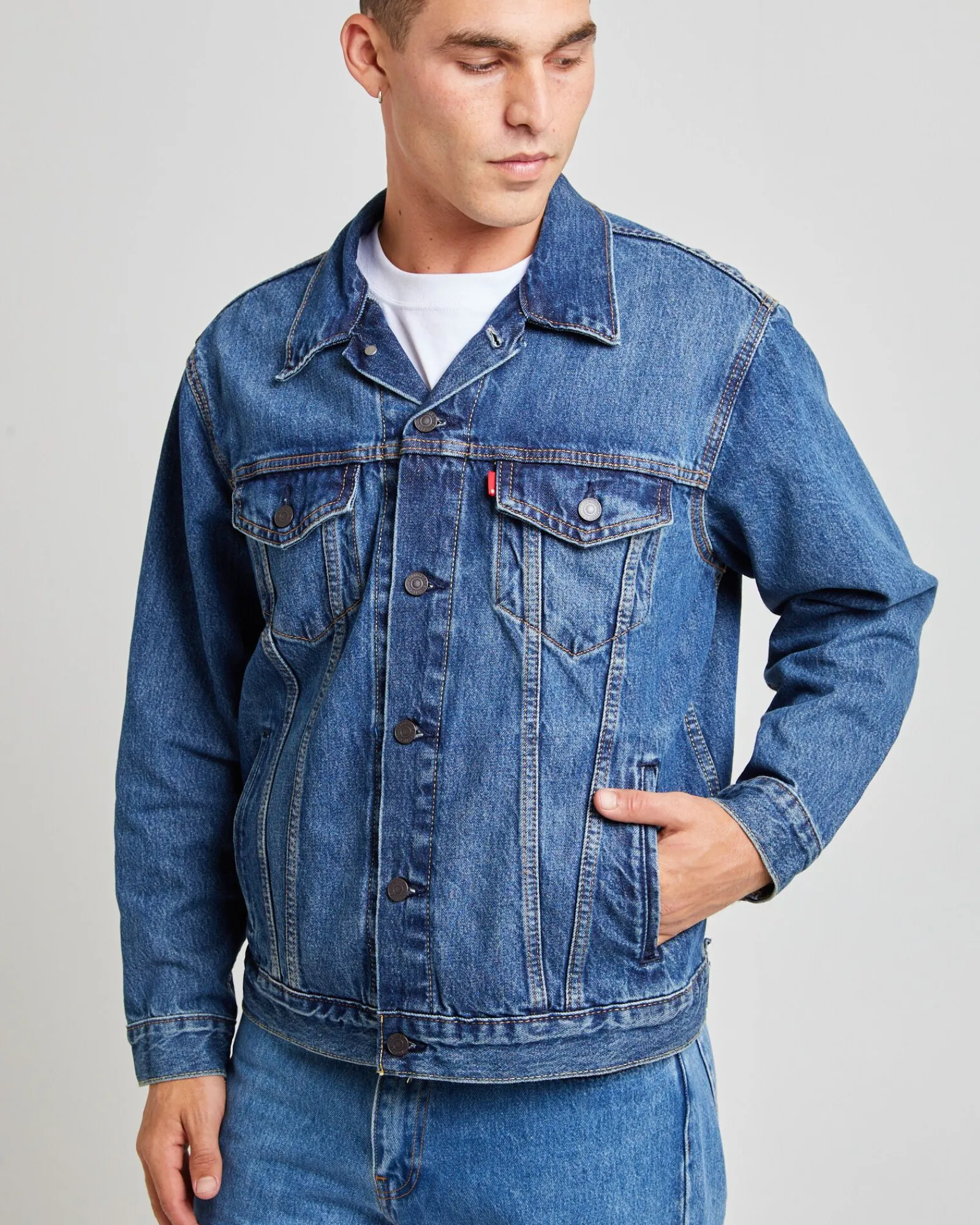 relaxed_fit_trucker_denim_3.webp New LEVIS Relaxed Fit Trucker Denim Jacket Waterfalls