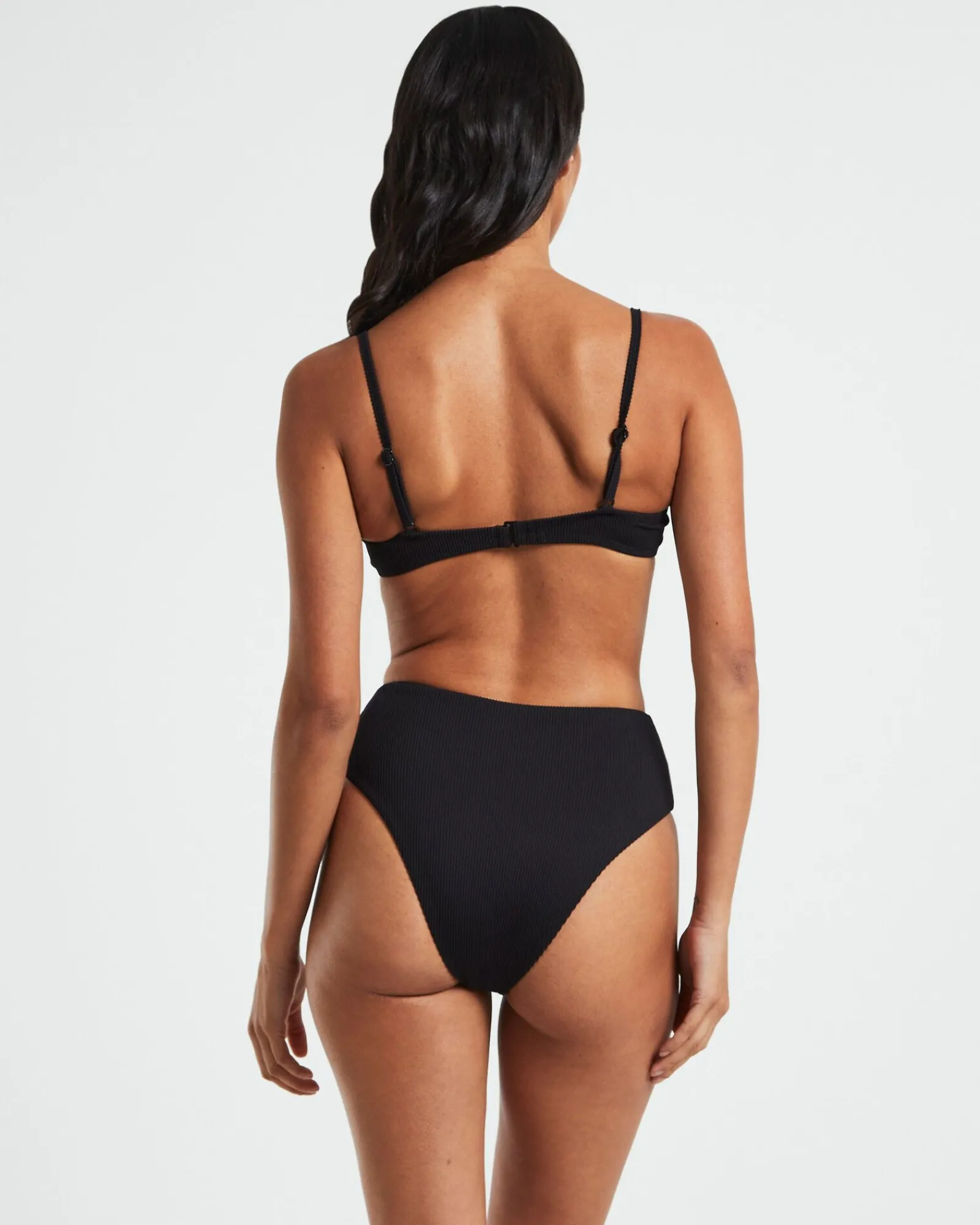 rib_cut_out_underwire_bik_1.webp New SUBTITLED Rib Cut Out Underwire Bikini Top In Black