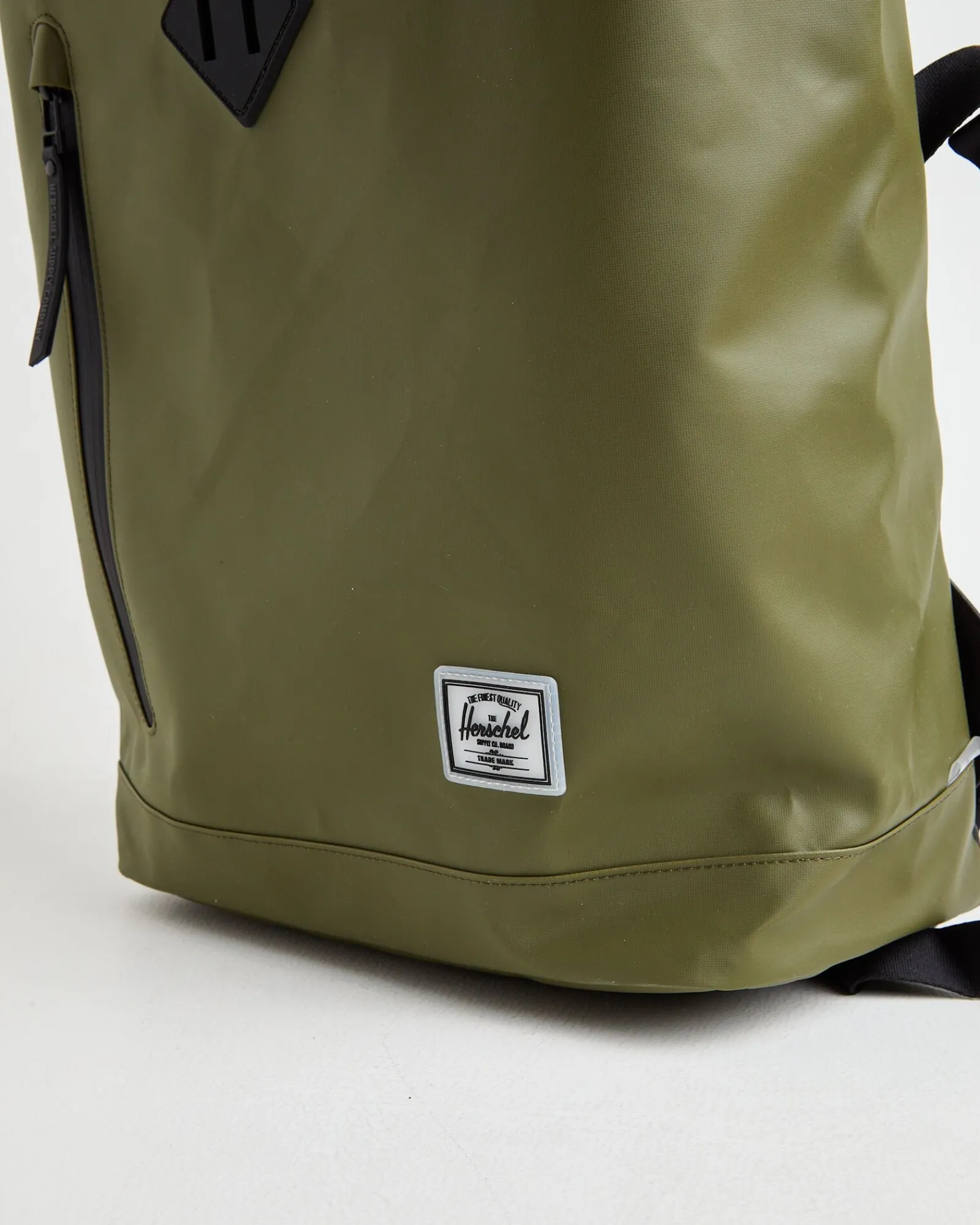 roll_top_baggy_in_ivy_gre_3.webp Sale HERSCHEL SUPPLY CO Roll Top Baggy In Ivy Green