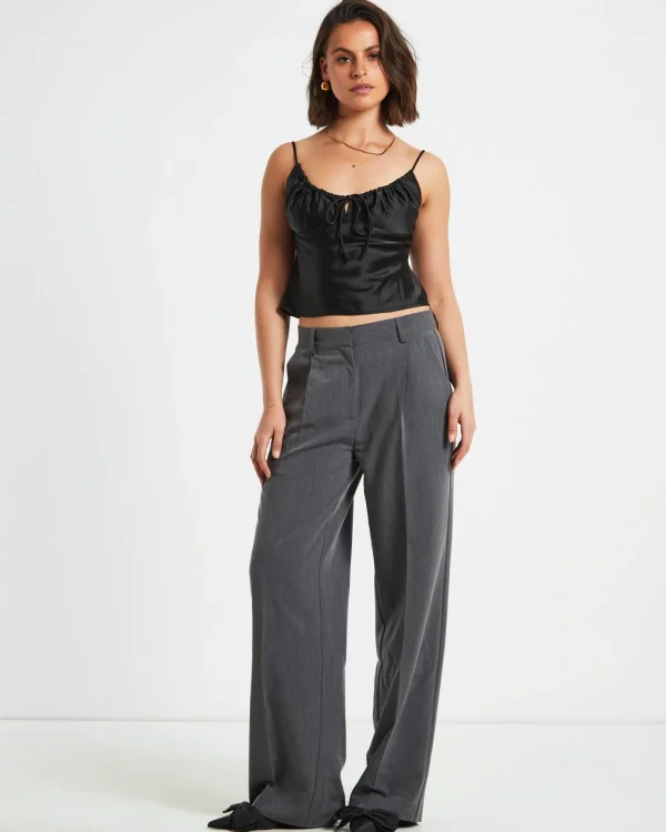 Store ALICE IN THE EVE Ruby Romantic Slip Top In Black