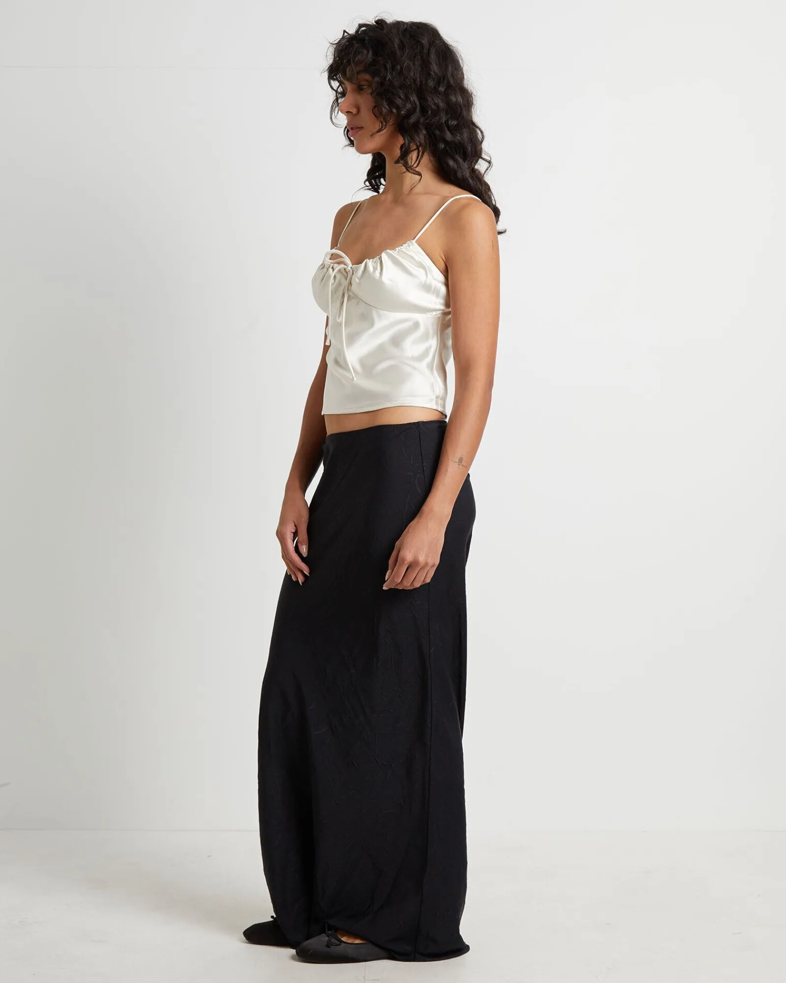ruby_romantic_slip_top_in_3-1.webp Cheap ALICE IN THE EVE Ruby Romantic Slip Top In Ivory