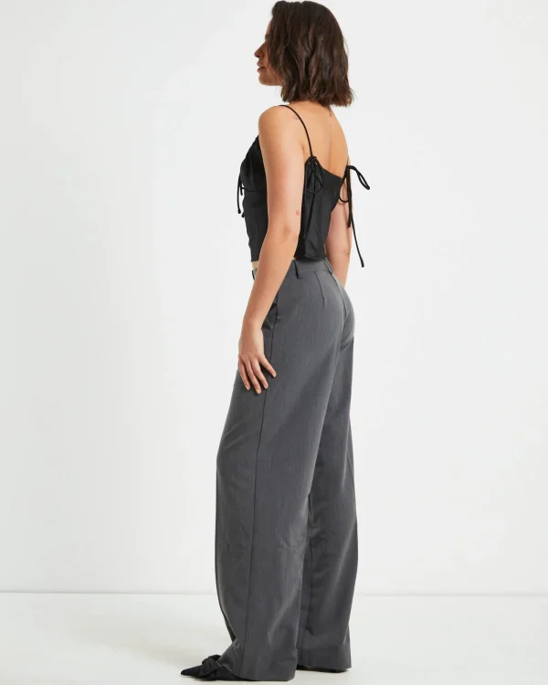 Store ALICE IN THE EVE Ruby Romantic Slip Top In Black