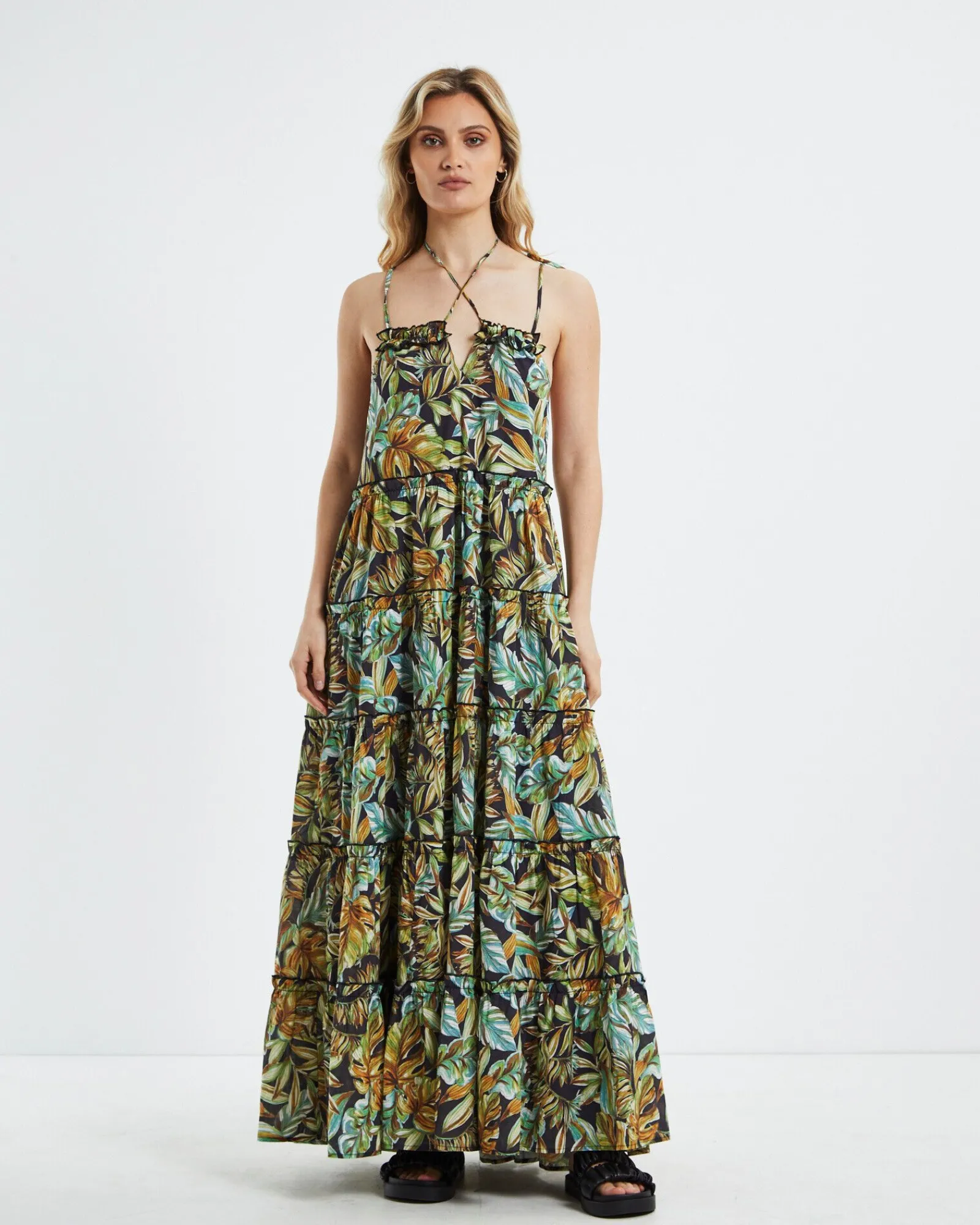 senorita_maxi_dress_tropi_0.webp Store CHARLIE HOLIDAY Senorita Maxi Dress Tropical Palm