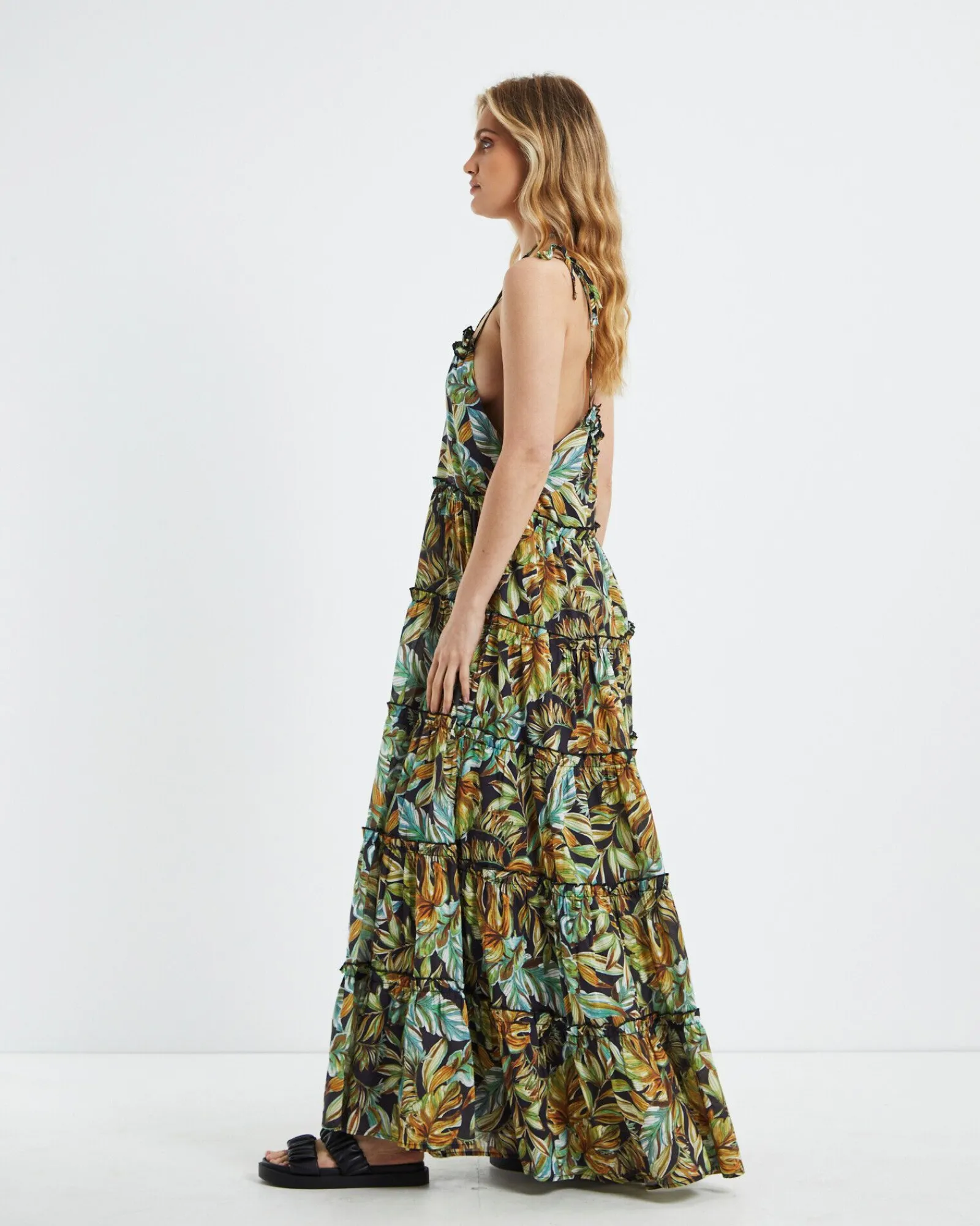 senorita_maxi_dress_tropi_3.webp Store CHARLIE HOLIDAY Senorita Maxi Dress Tropical Palm