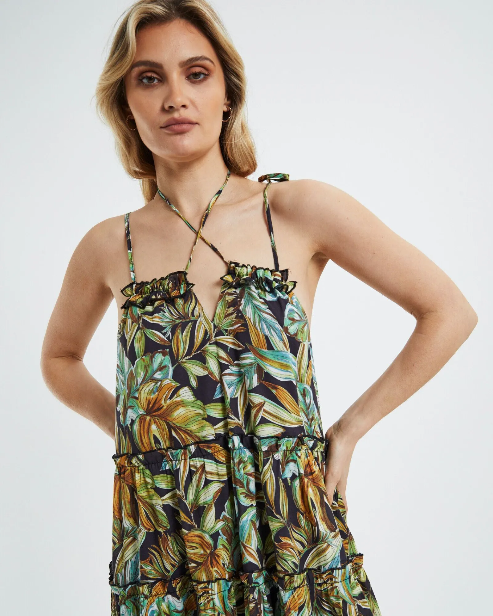 senorita_maxi_dress_tropi_4.webp Store CHARLIE HOLIDAY Senorita Maxi Dress Tropical Palm