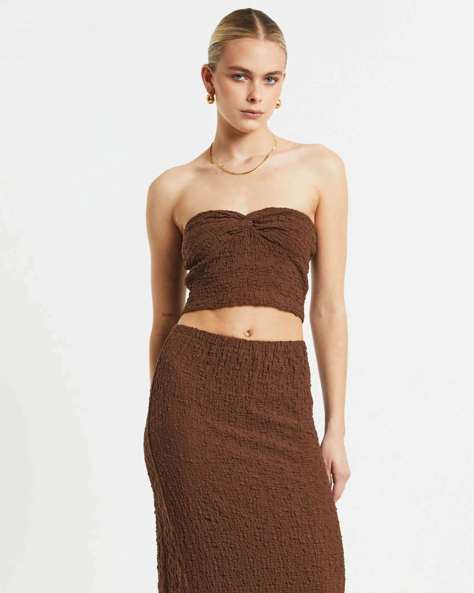 skyla_texture_twist_bande_0.webp Flash Sale SUBTITLED Skyla Texture Twist Bandeau Top In Hazelnut Brown