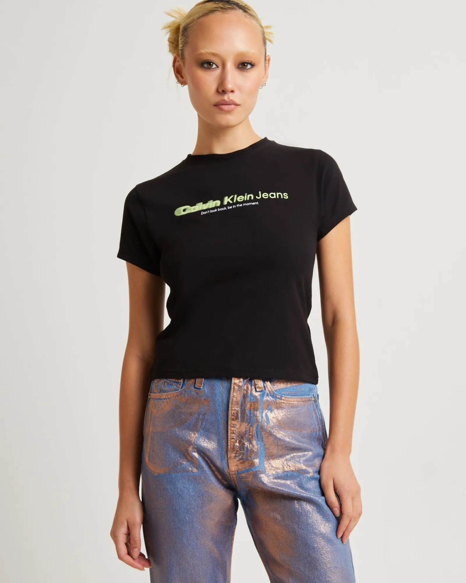 slogan_fitted_tee_black_0.webp Outlet CALVIN KLEIN Slogan Fitted Tee Black