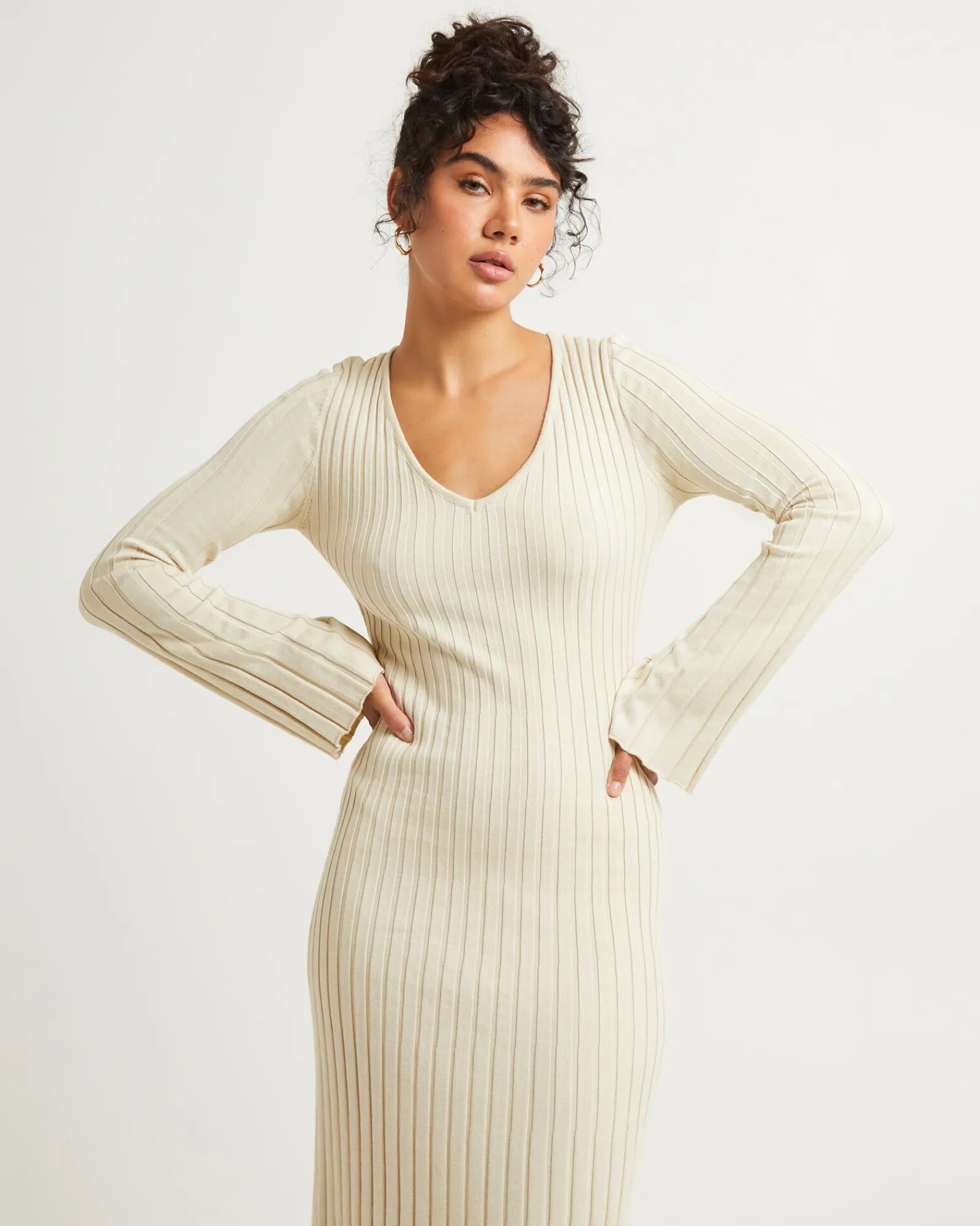 sophie_long_sleeve_rib_kn_3-1.webp Flash Sale SUBTITLED Sophie Long Sleeve Rib Knit Dress
