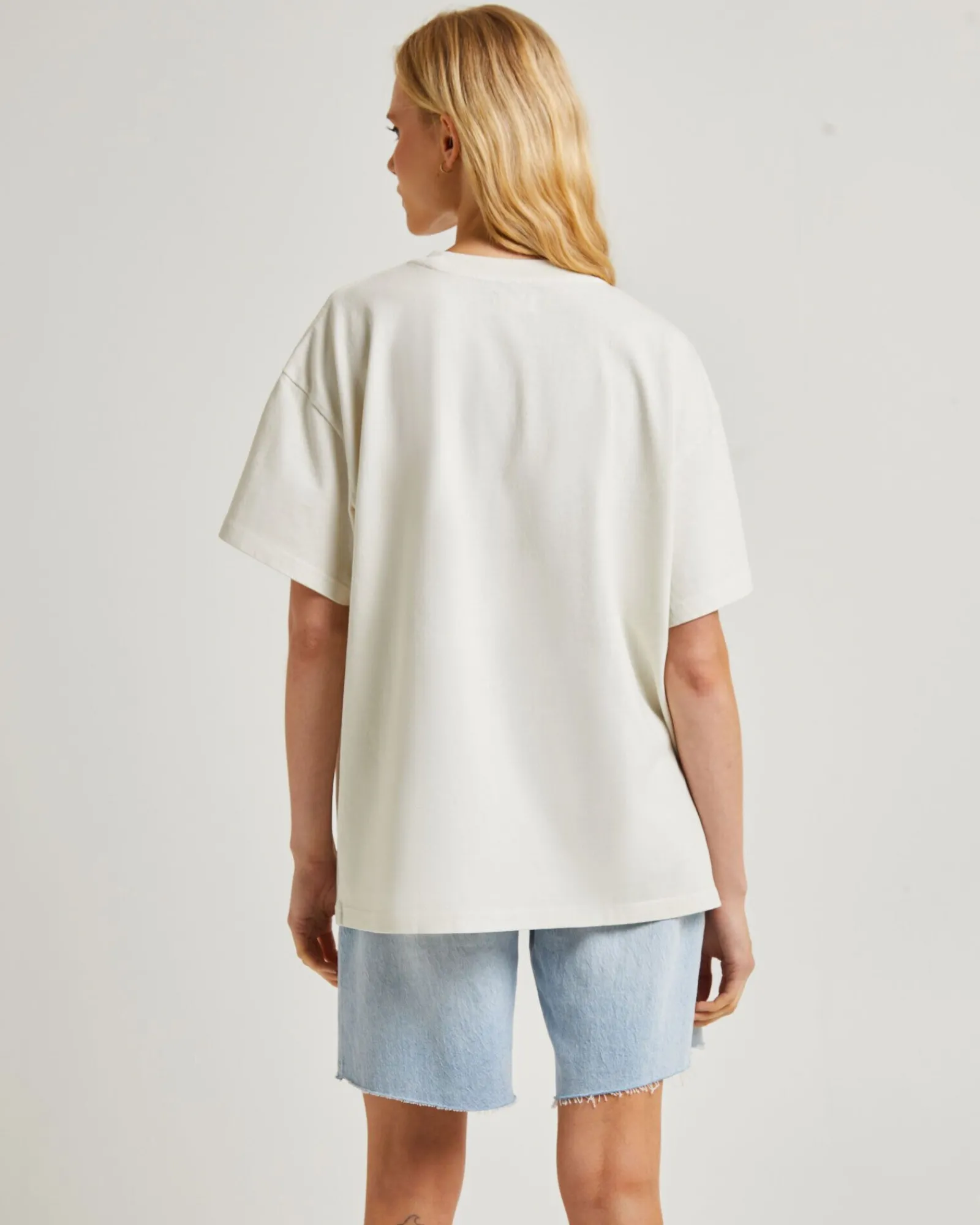 state_oversized_tshirt_1.webp Outlet SUBTITLED State Oversized T-Shirt