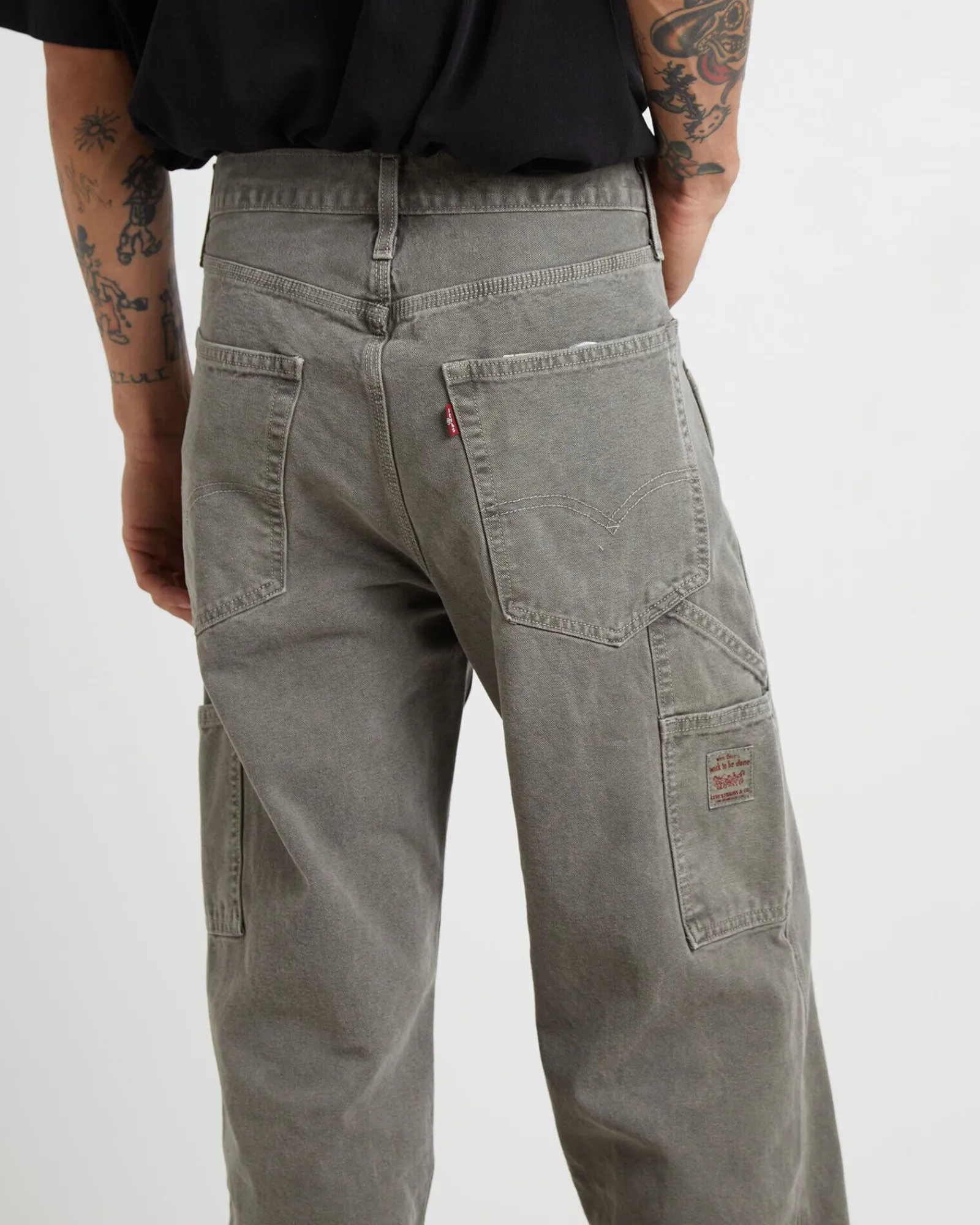 stay_loose_carpenter_pan_5.webp Shop LEVIS 568 Stay Loose Carpenter Pants In Oregano