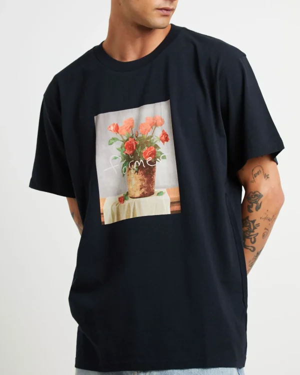 Fashion FORMER Still Life Short Sleeve T-Shirt In Black