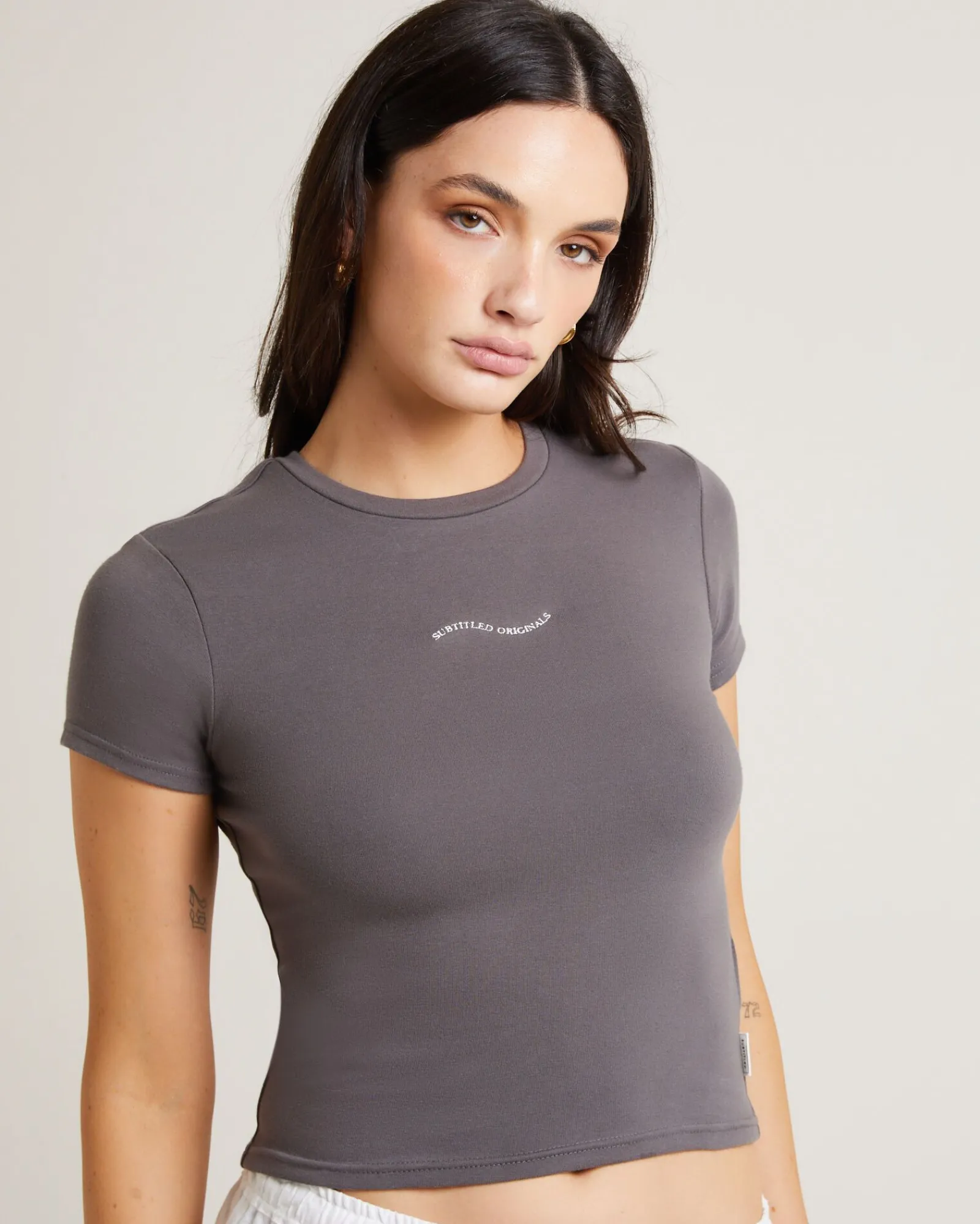 subtitled_wave_fitted_tee_4.webp Flash Sale SUBTITLED Wave Fitted Tee In Slate Grey
