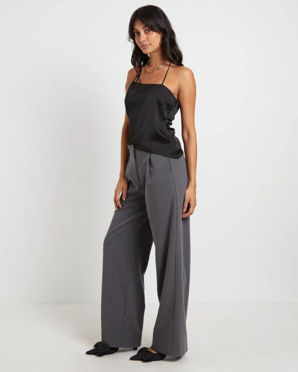 Flash Sale ALICE IN THE EVE Suki Silky Asymmetric Top In Black