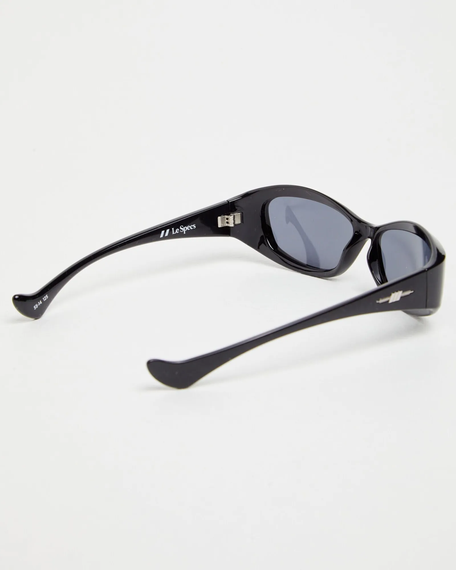swift_lust_sunglasses_bla_4.webp Outlet LE SPECS Swift Lust Sunglasses Black/Smoke