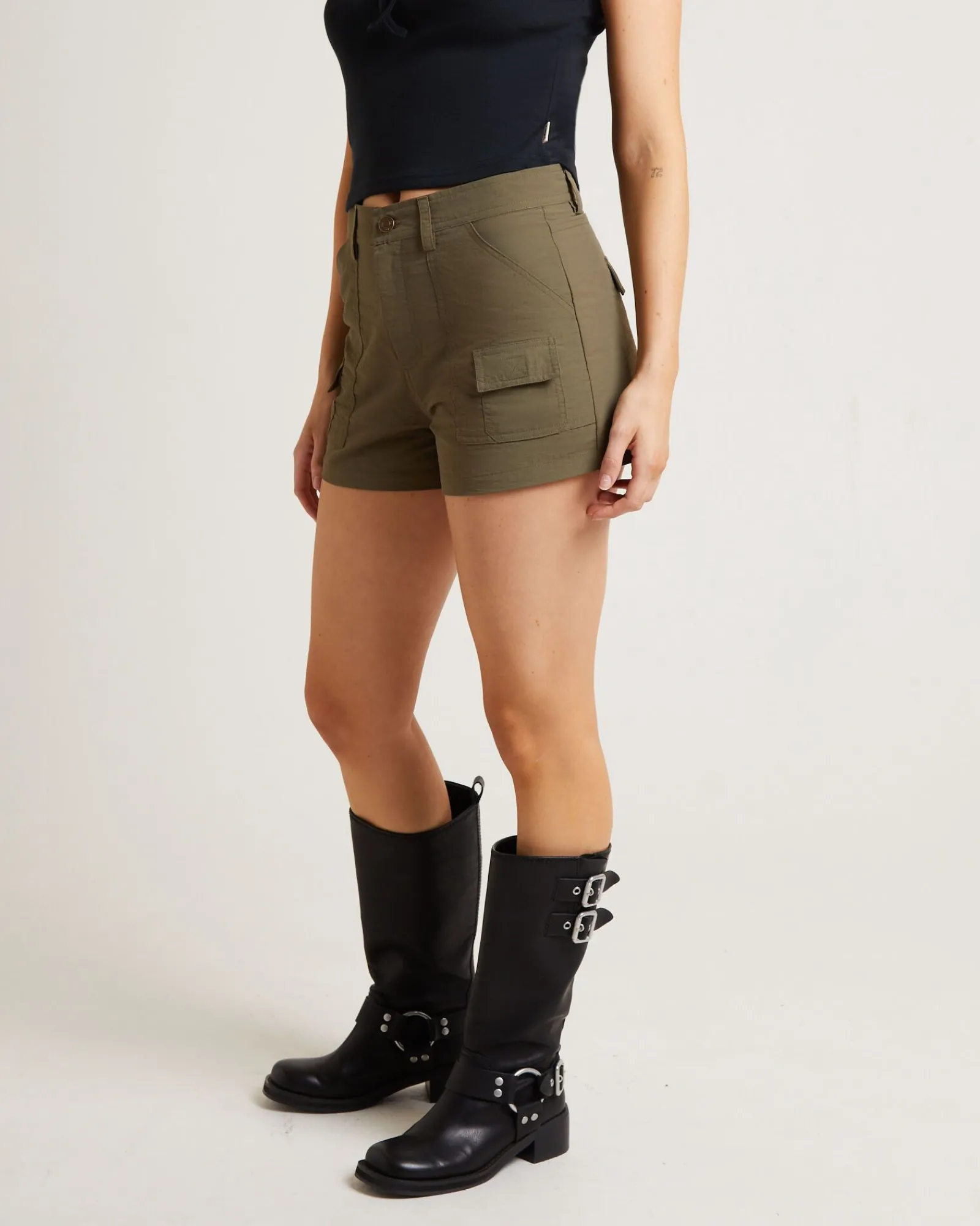 tech_cargo_shorts_in_khak_3.webp Fashion INSIGHT Tech Cargo Shorts In Khaki