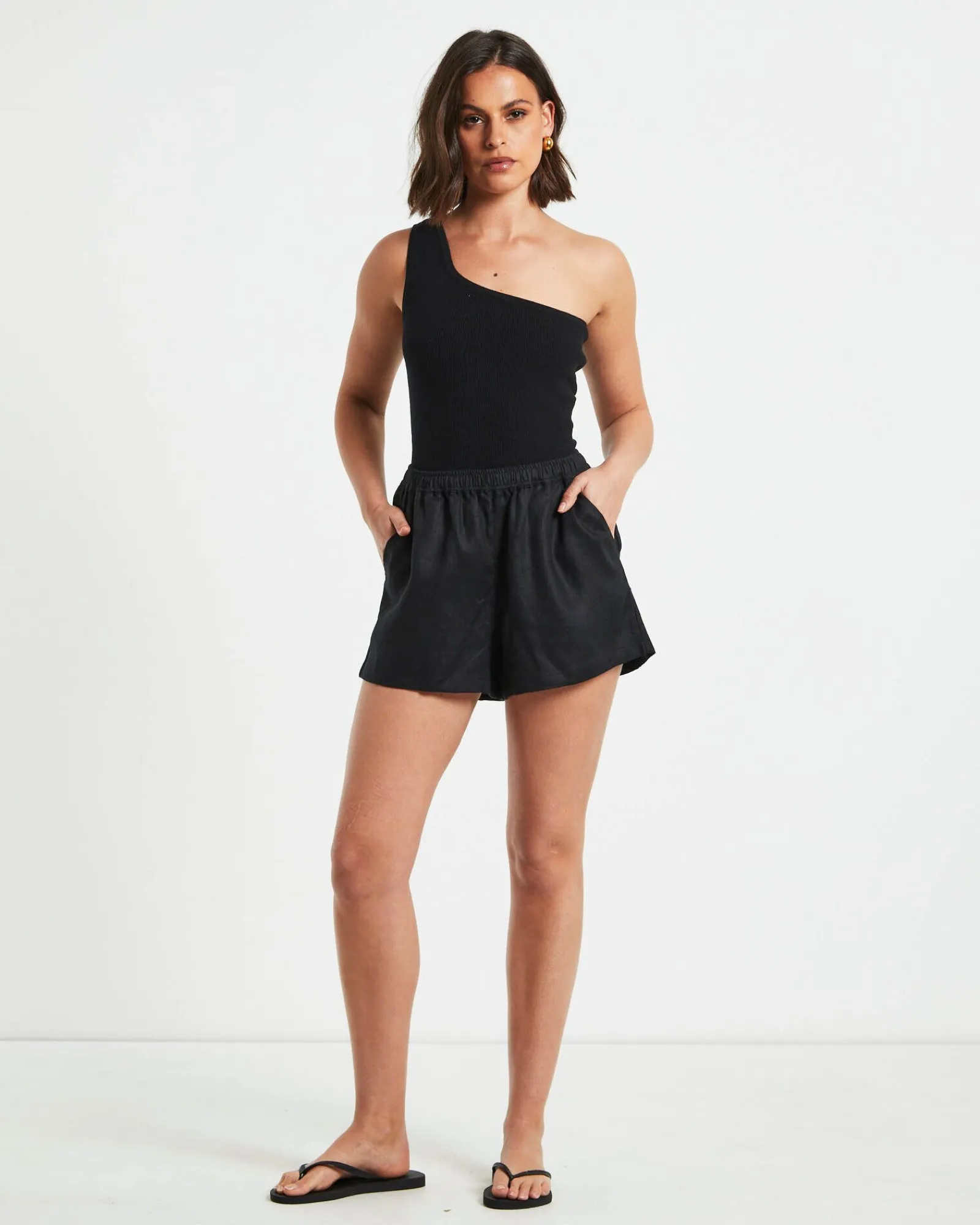 tide_linen_shorts_in_blac_3.webp Outlet SUBTITLED Tide Linen Shorts In Black