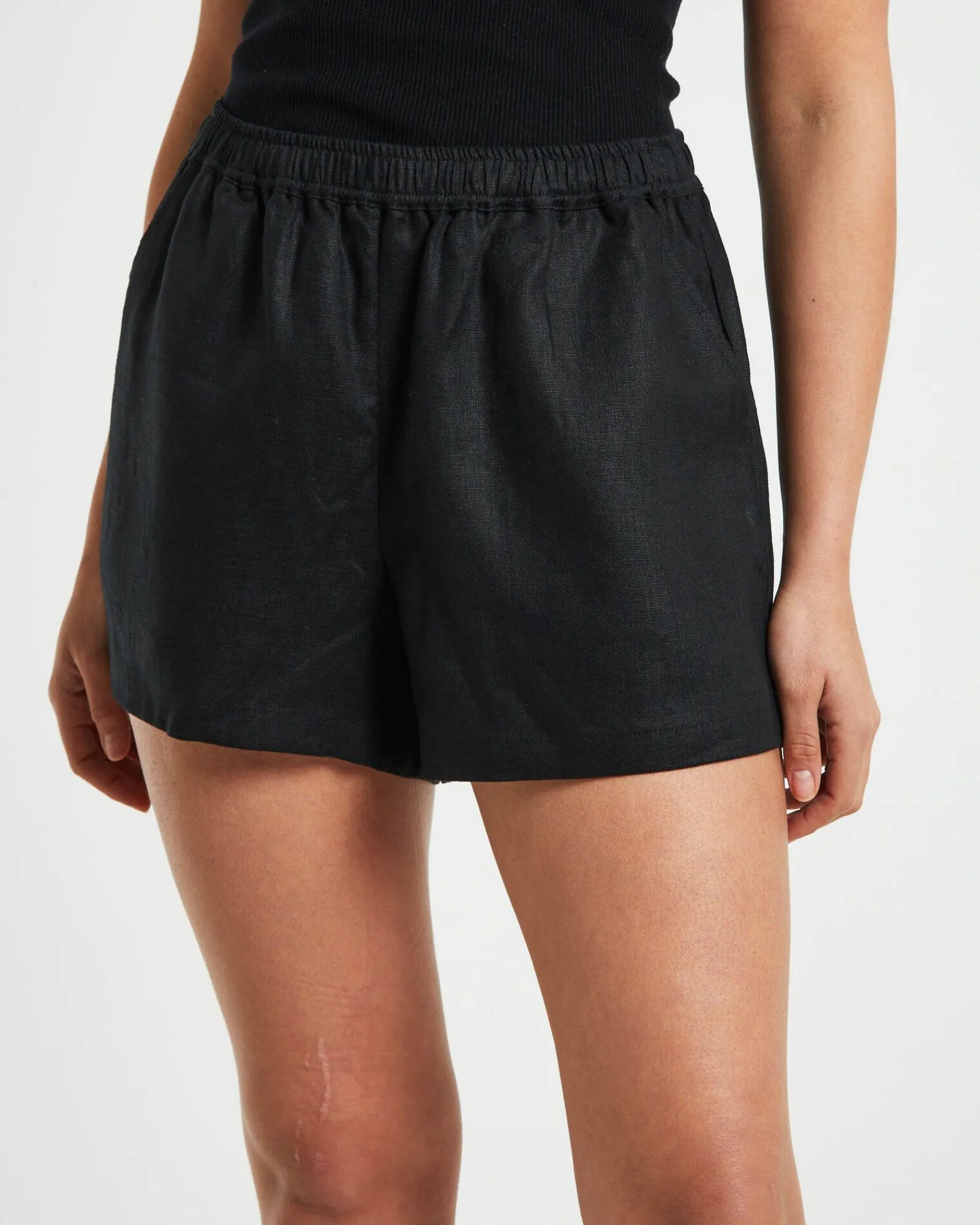 tide_linen_shorts_in_blac_4.webp Outlet SUBTITLED Tide Linen Shorts In Black