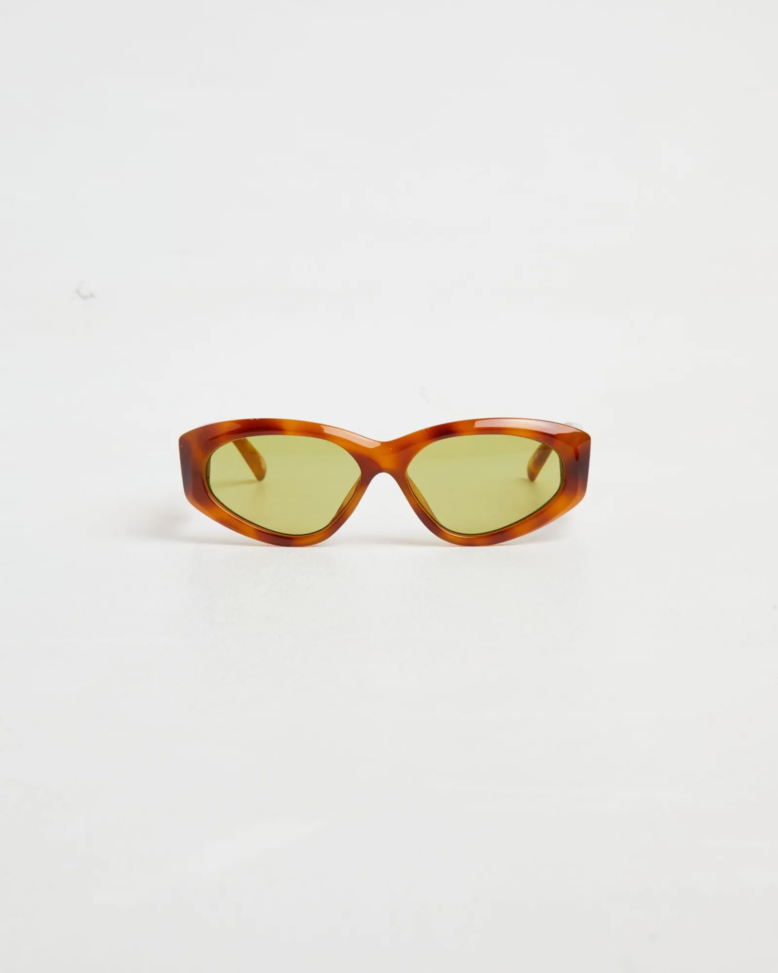 under_wraps_sunglasses_in_0-1.webp Store LE SPECS Under Wraps Sunglasses In Vintage Tort/Olive Mono