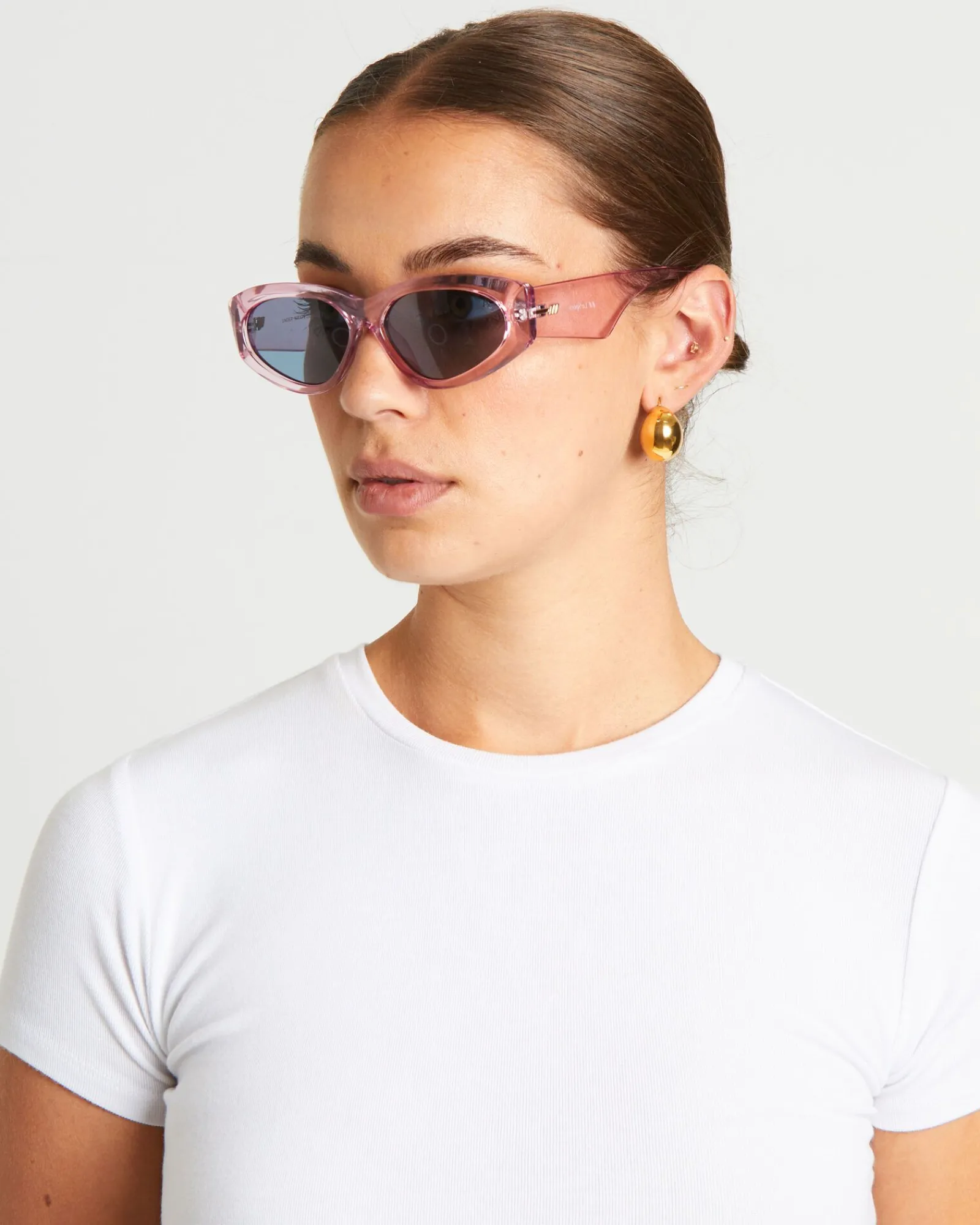 under_wraps_sunglasses_in_0.webp Online LE SPECS Under Wraps Sunglasses In Pink/Teal Mono