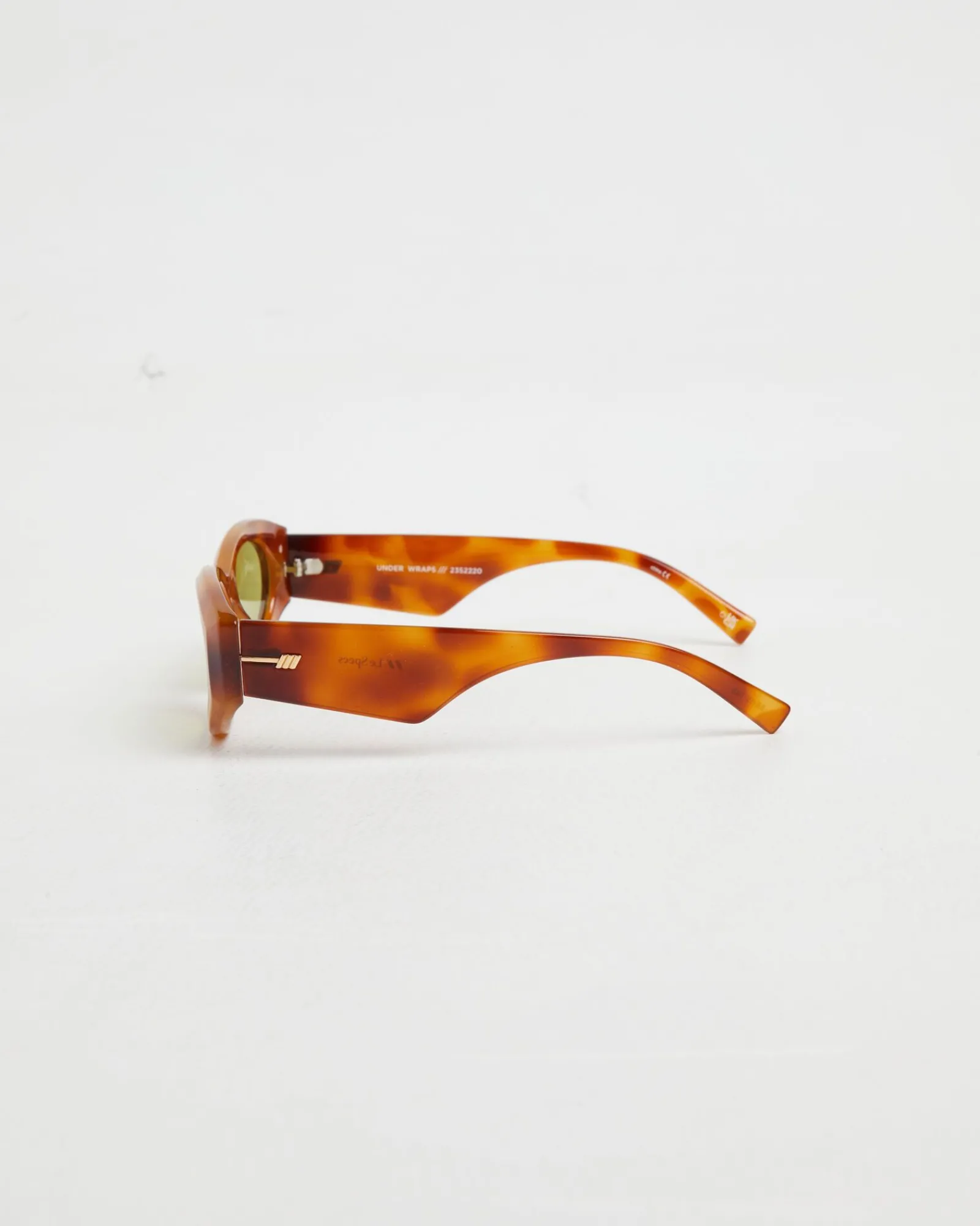 under_wraps_sunglasses_in_2-1.webp Store LE SPECS Under Wraps Sunglasses In Vintage Tort/Olive Mono