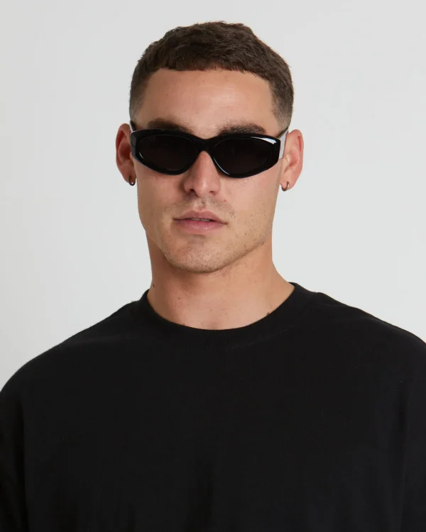 Discount LE SPECS Under Wraps Sunglasses In Black/Smoke Mono