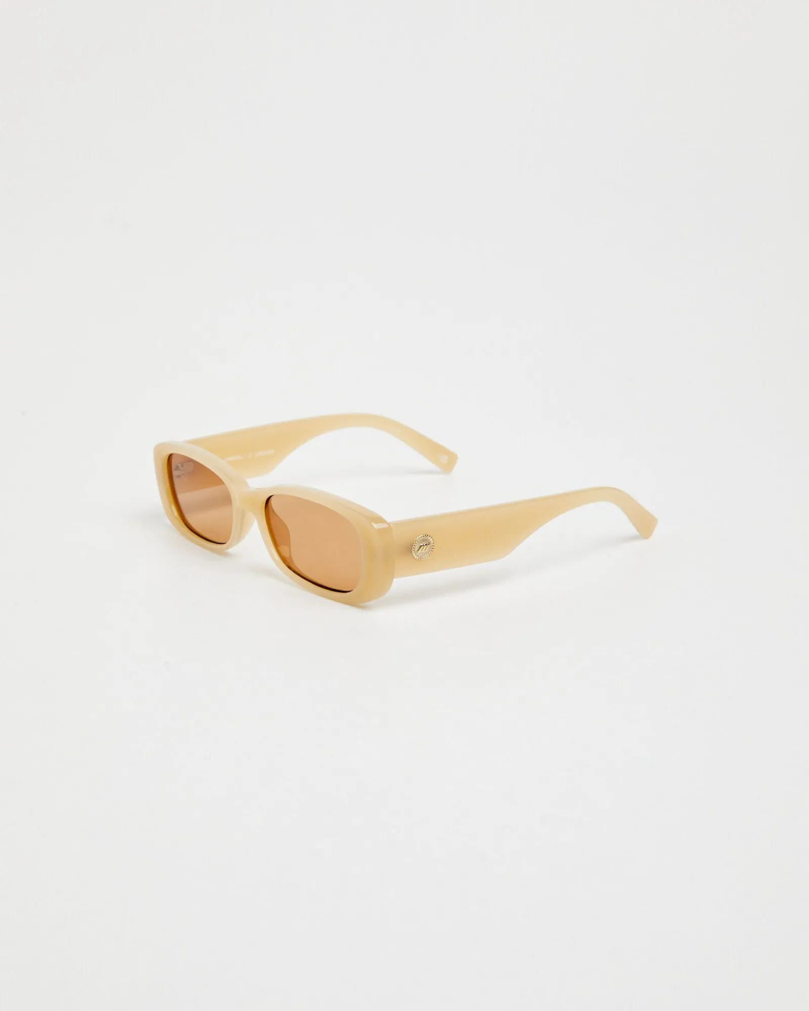 unreal_sunglasses_latteli_1.webp Outlet LE SPECS Unreal Sunglasses Latte/Light Brown