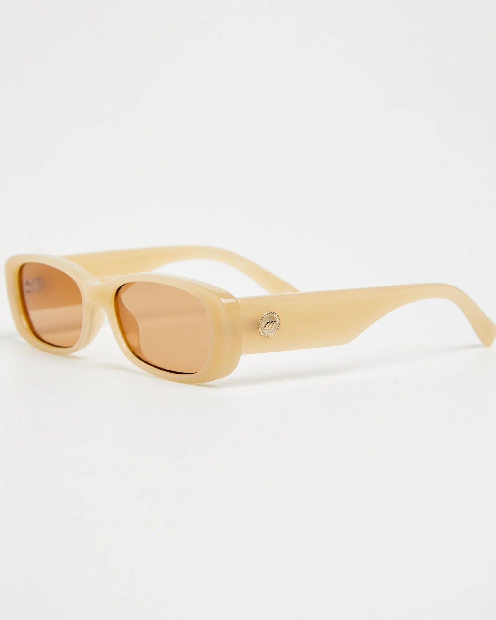 unreal_sunglasses_latteli_2.webp Outlet LE SPECS Unreal Sunglasses Latte/Light Brown