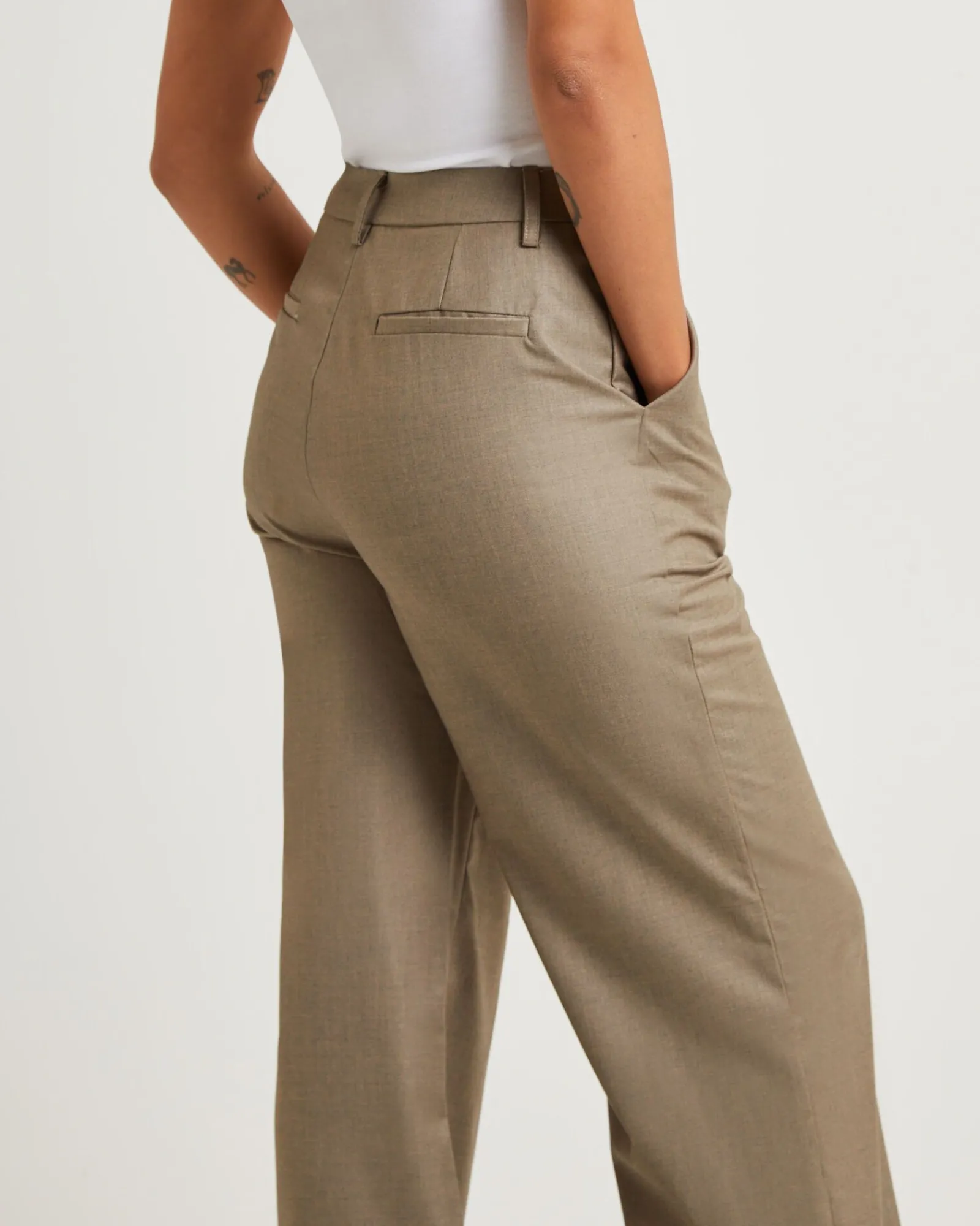 valerie_straight_leg_suit_4.webp Flash Sale ALICE IN THE EVE Valerie Straight Leg Suit Pants