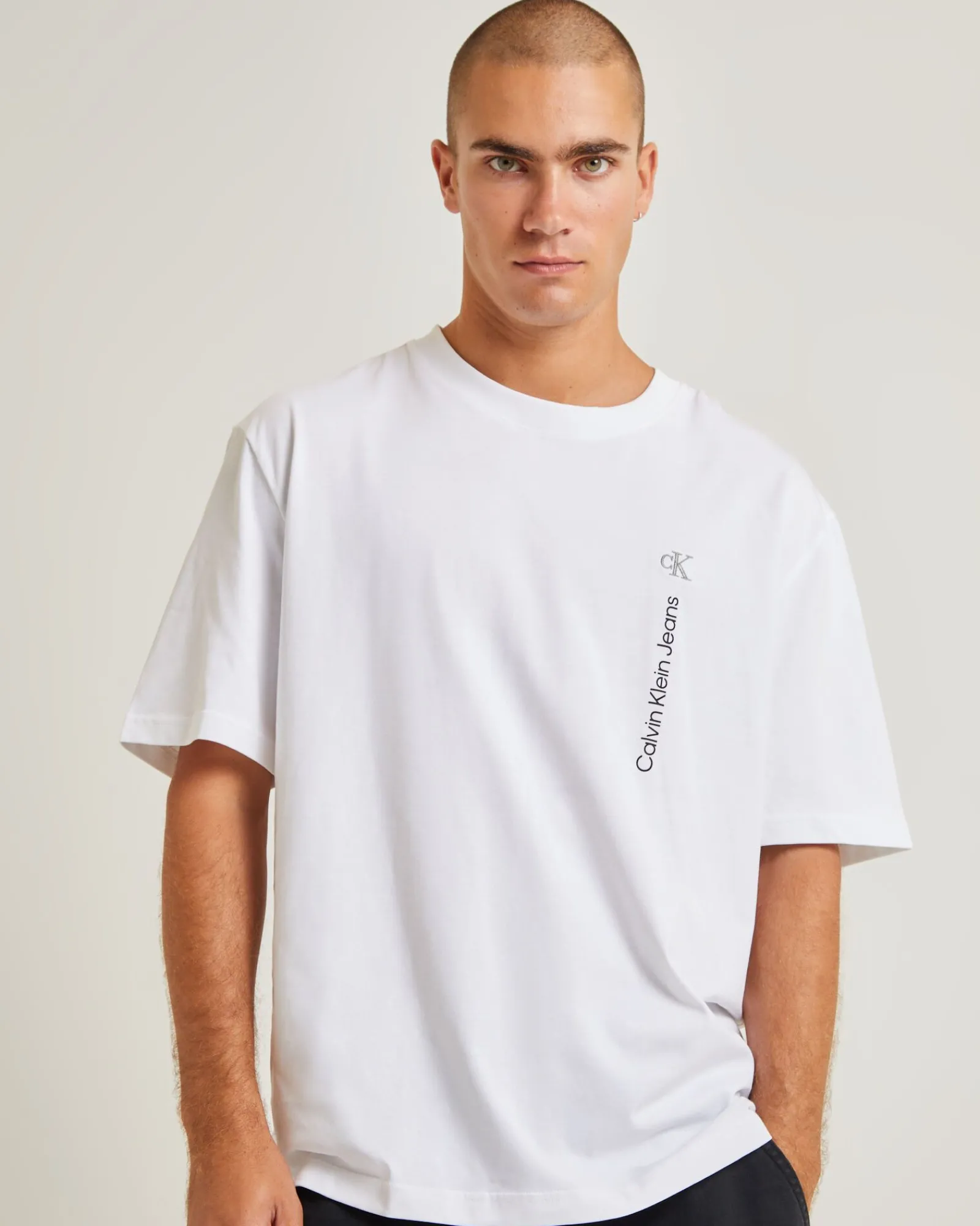 vertical_institutional_sh_4.webp New CALVIN KLEIN Vertical Institutional Short Sleeve T-Shirt