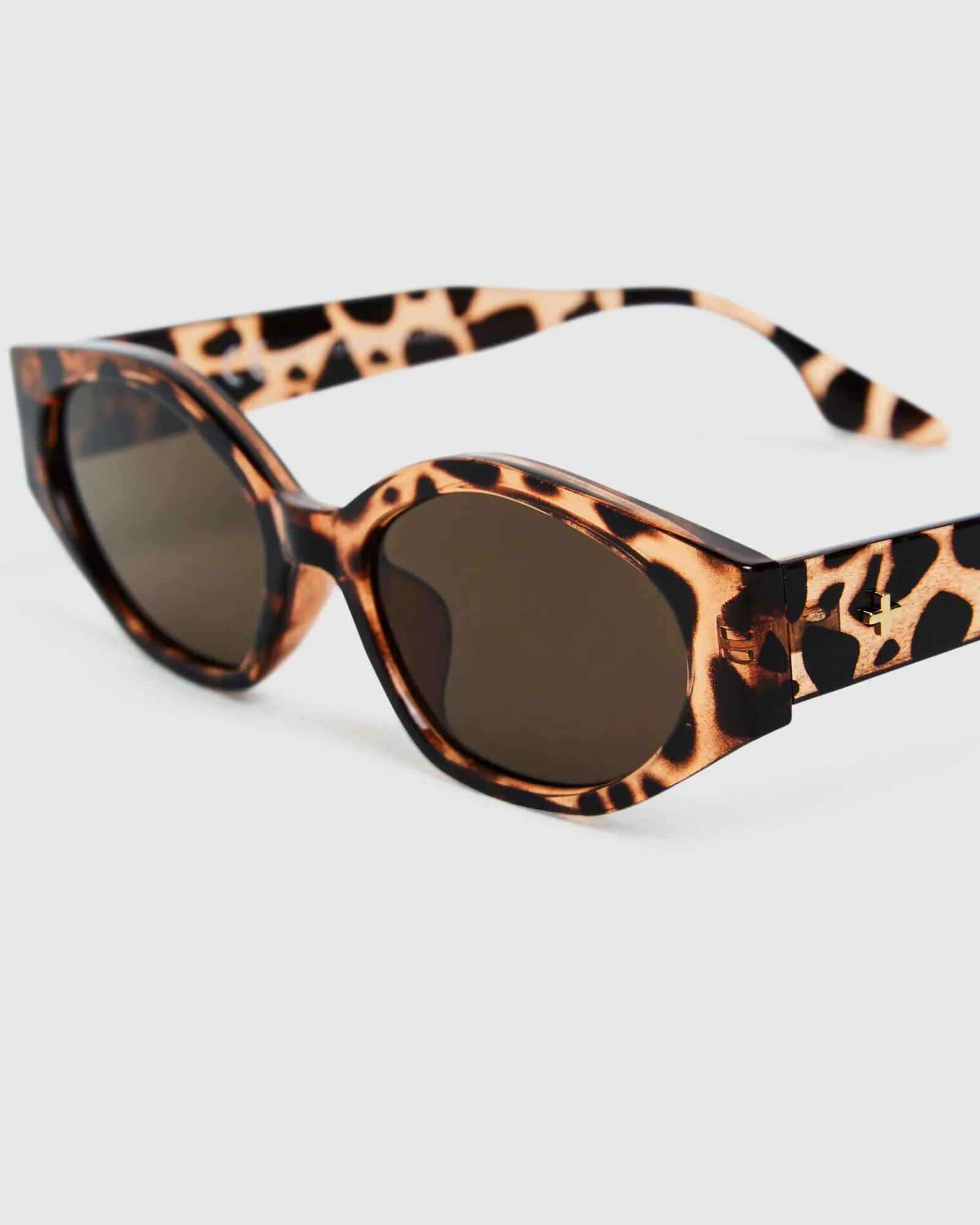 wren_sunglasses_tortbrown_4.webp Fashion PETA AND JAIN Wren Sunglasses Tort/Brown Mono Lens