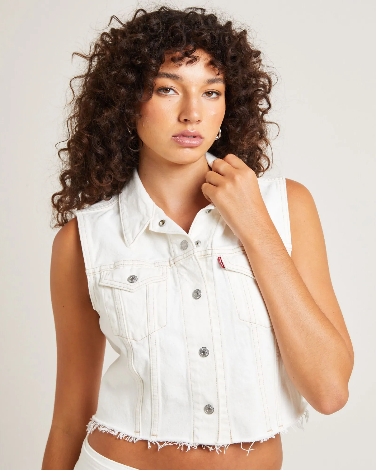 xs_vest_in_the_cloud_whit_0.webp Clearance LEVIS Xs Vest In The Cloud White