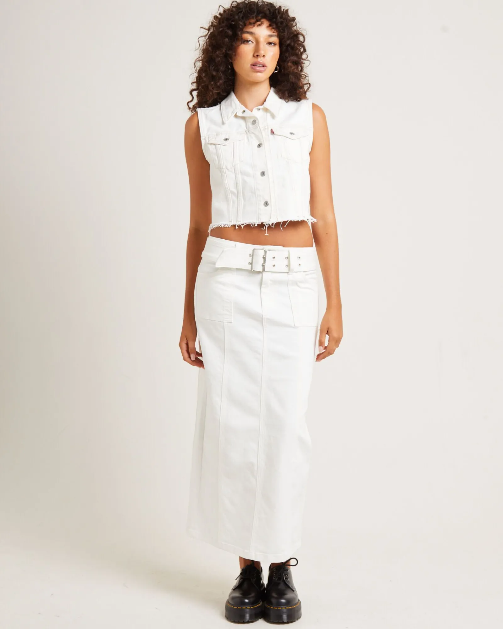 xs_vest_in_the_cloud_whit_2.webp Clearance LEVIS Xs Vest In The Cloud White