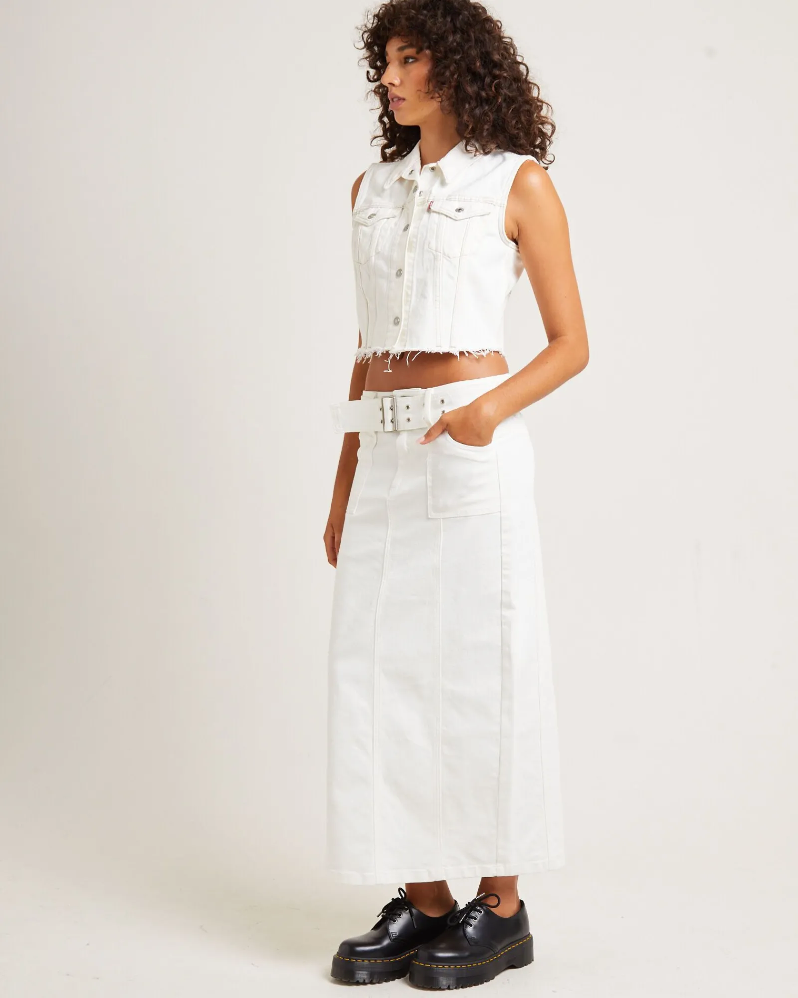 xs_vest_in_the_cloud_whit_3.webp Clearance LEVIS Xs Vest In The Cloud White